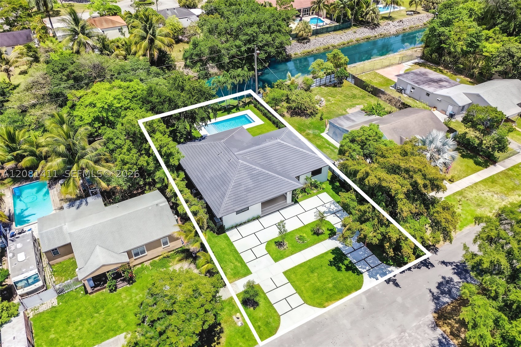 6853 S Waterway Dr Miami, FL 33155