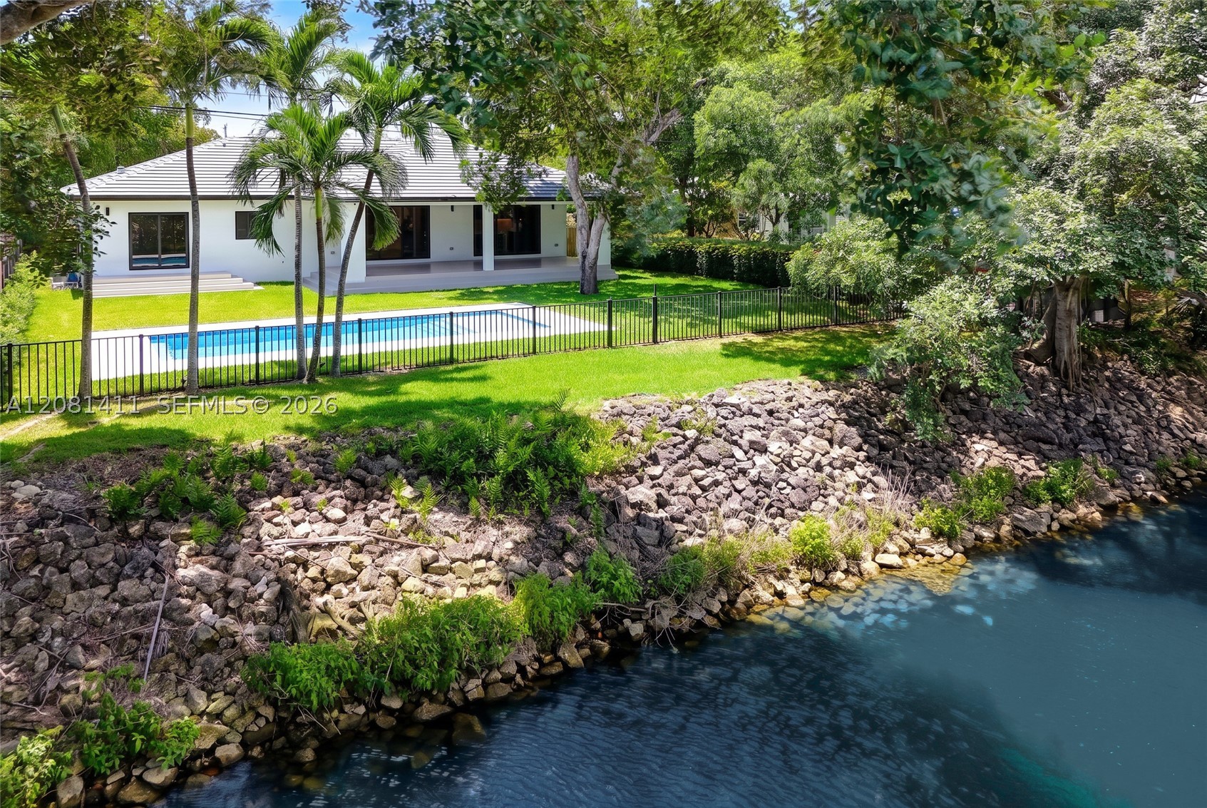 6853 S Waterway Dr Miami, FL 33155