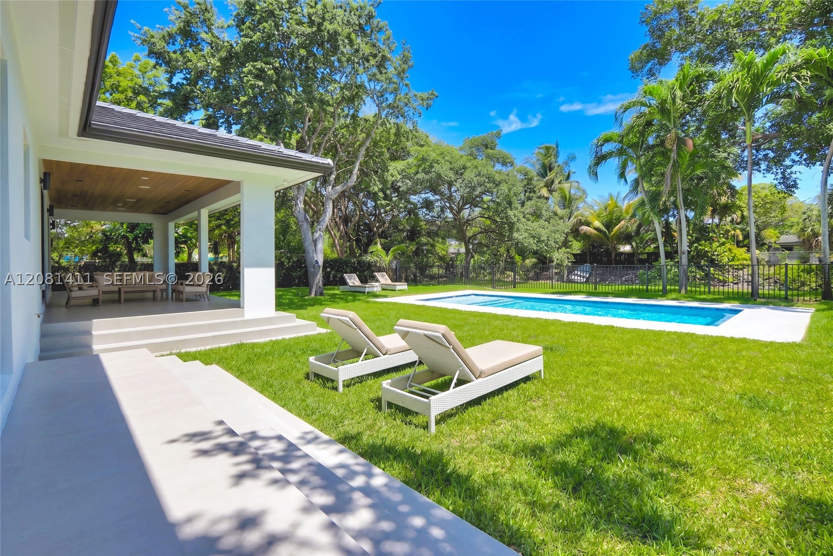 6853 S Waterway Dr Miami, FL 33155