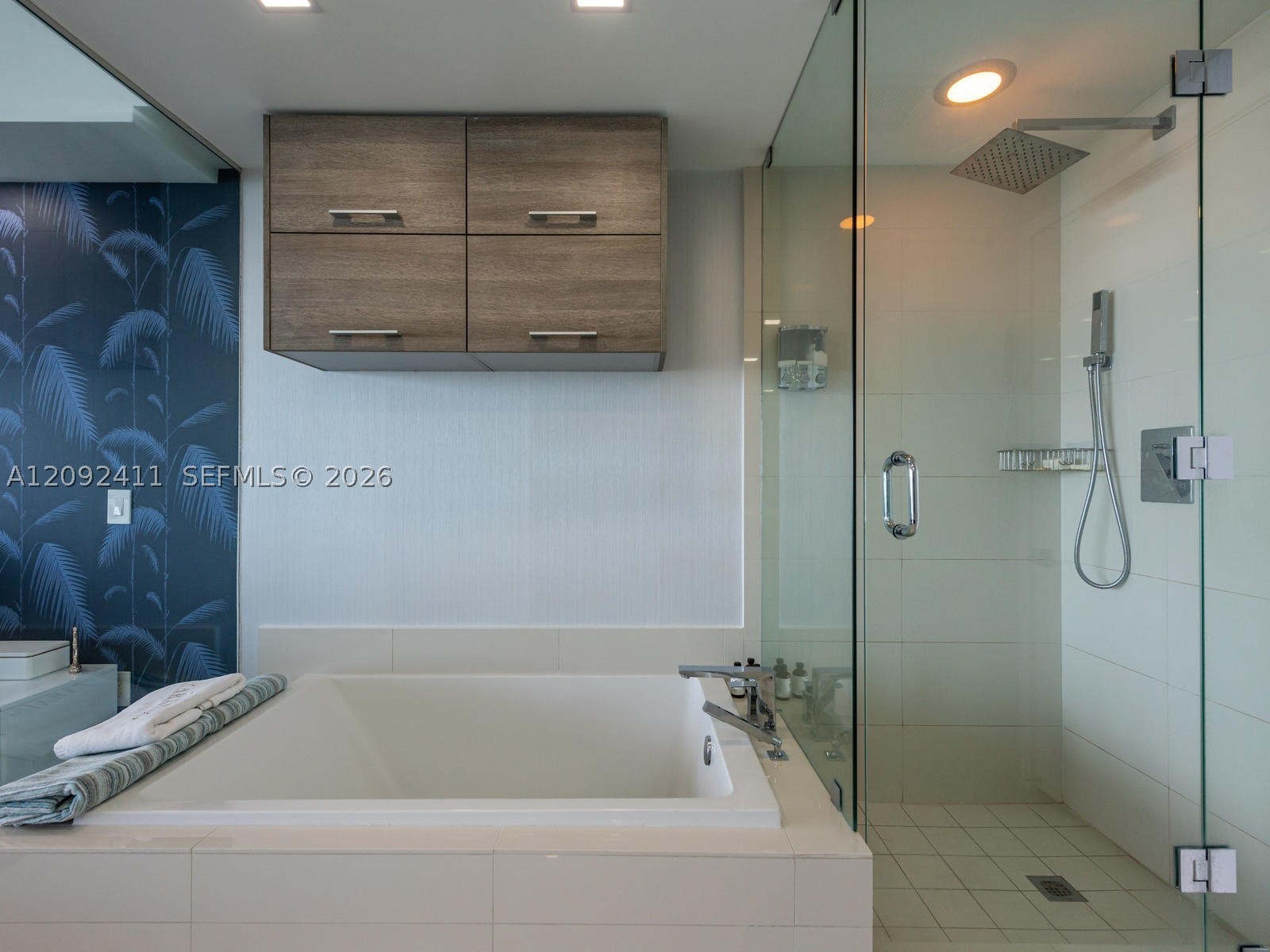 650 NE 32th #3302 Miami, FL 33137