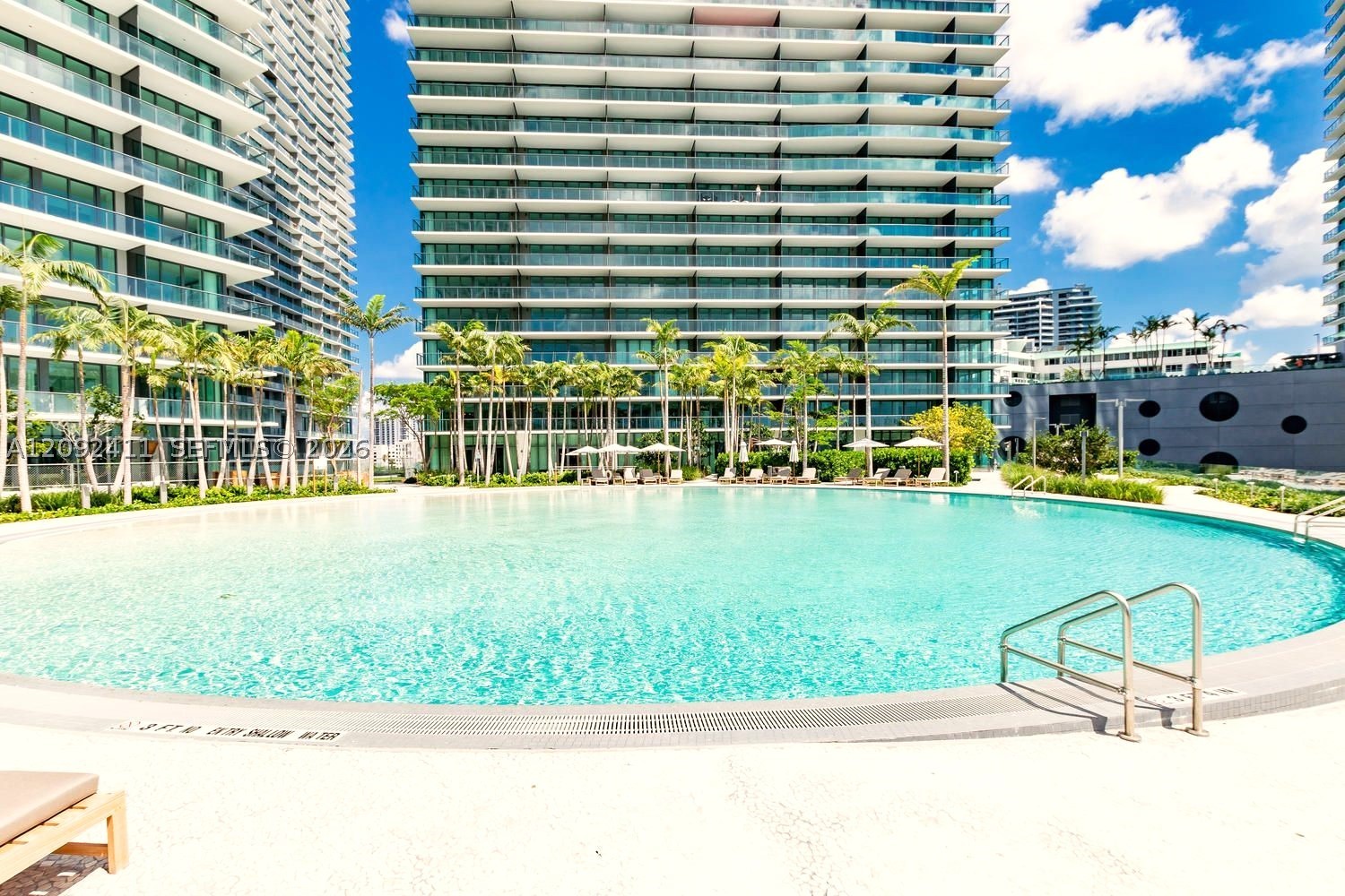 650 NE 32th #3302 Miami, FL 33137