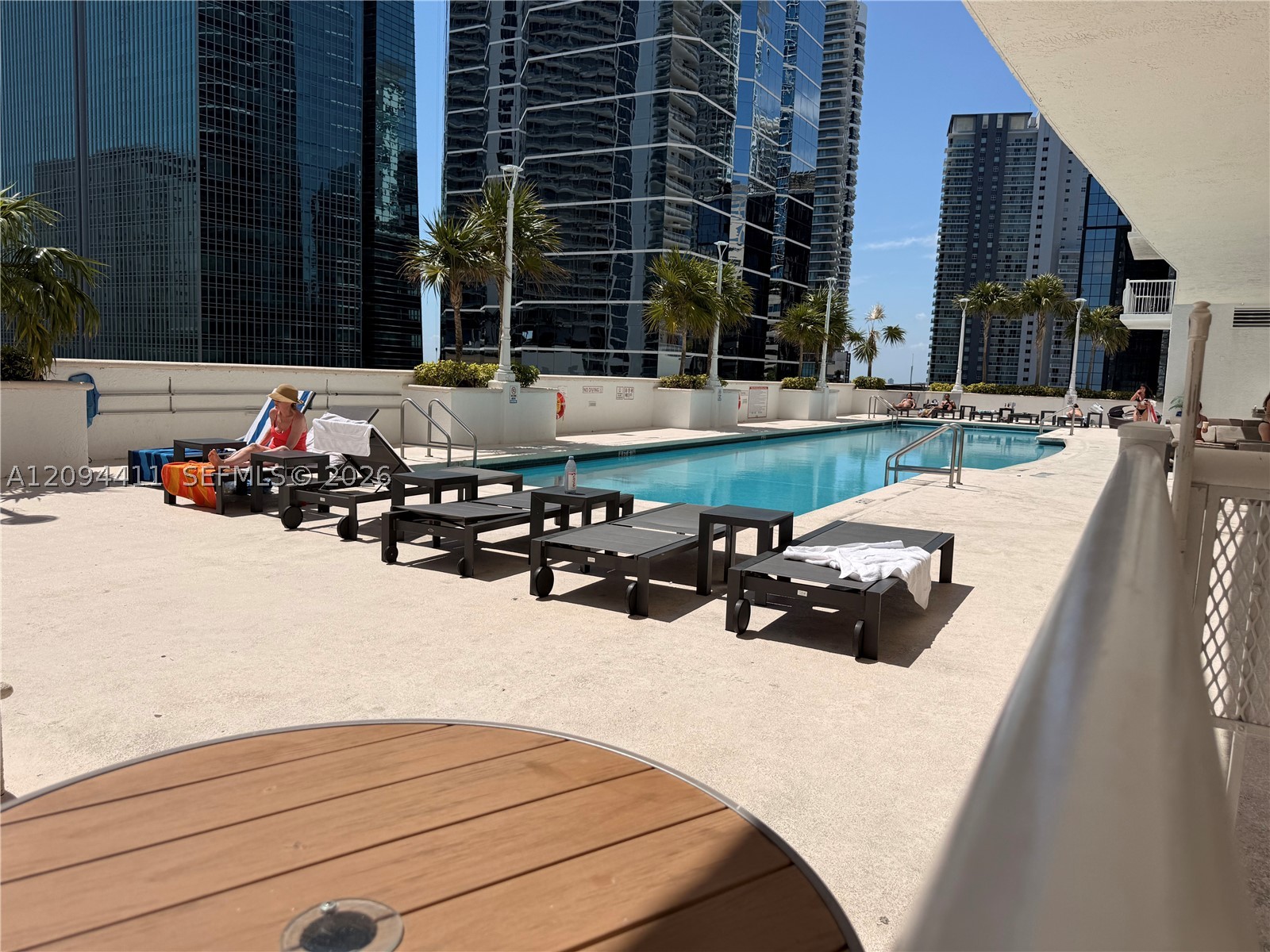 image The Club at Brickell Bay9