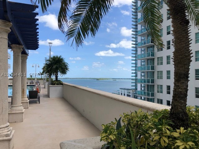 image The Club at Brickell Bay10