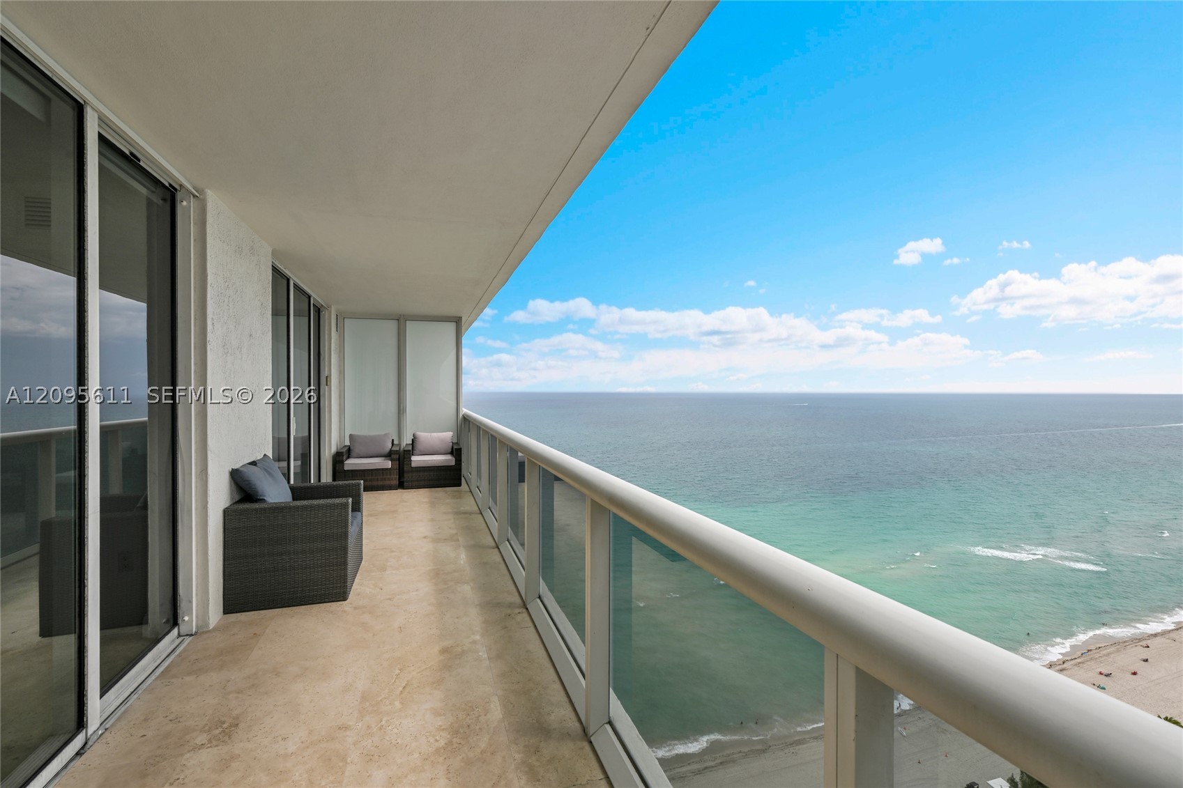 image Beach Club 223
