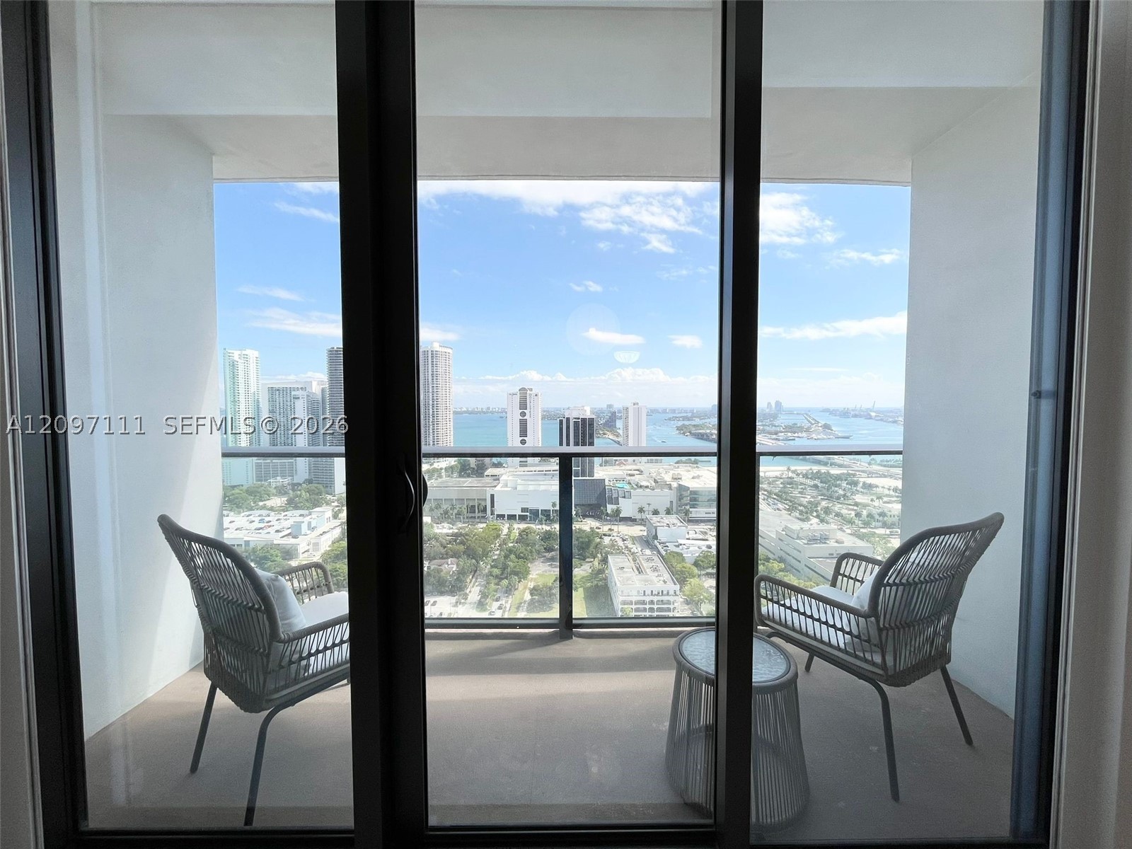 image Canvas10