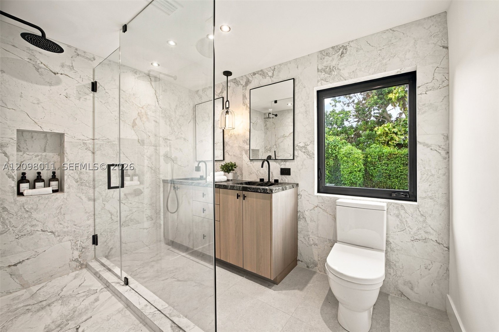 2350 SW 25th Ter Miami, FL 33133