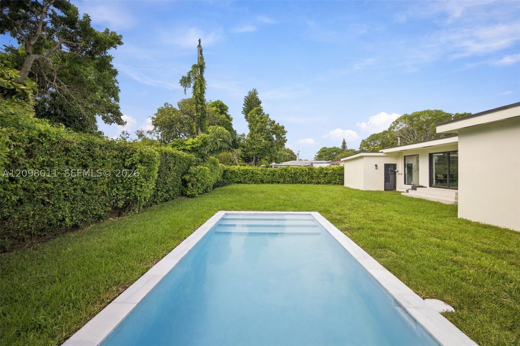 2350 SW 25th Ter Miami, FL 33133