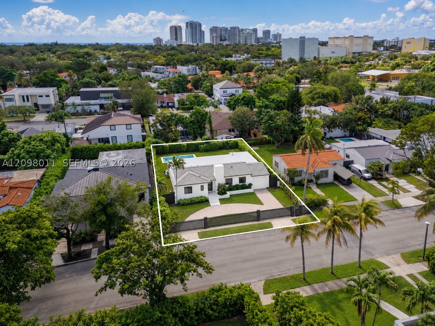 2350 SW 25th Ter Miami, FL 33133