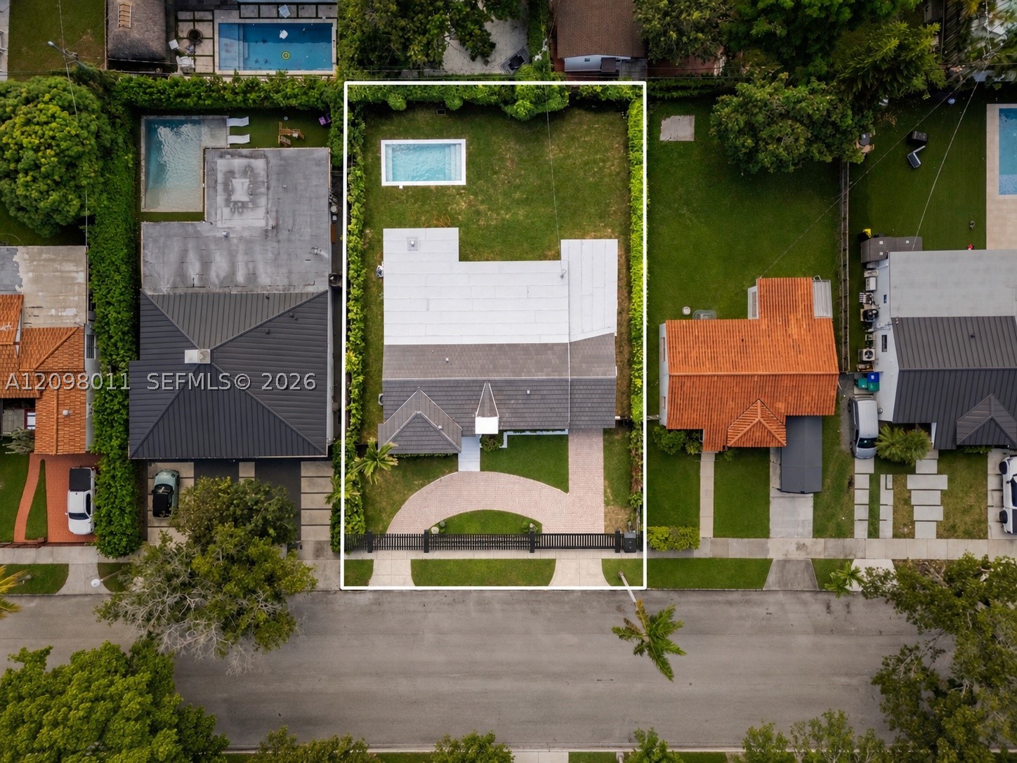 2350 SW 25th Ter Miami, FL 33133
