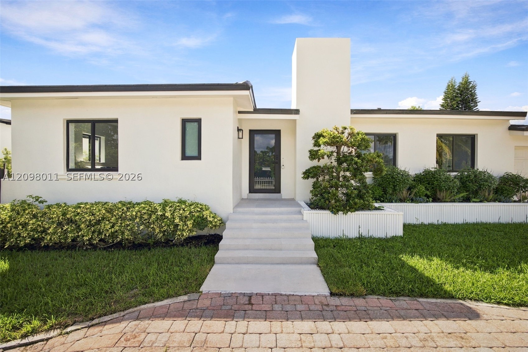 2350 SW 25th Ter Miami, FL 33133