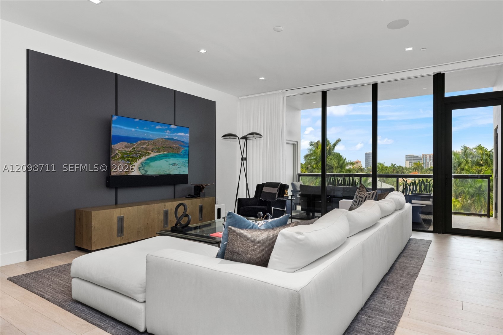 30 Isle Of Venice Dr #PH3 Fort Lauderdale, FL 33301