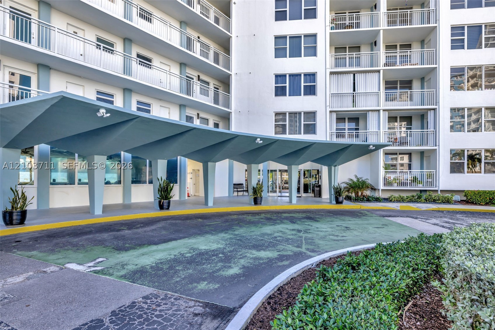 201 N Ocean Blvd #904 Pompano Beach, FL 33062