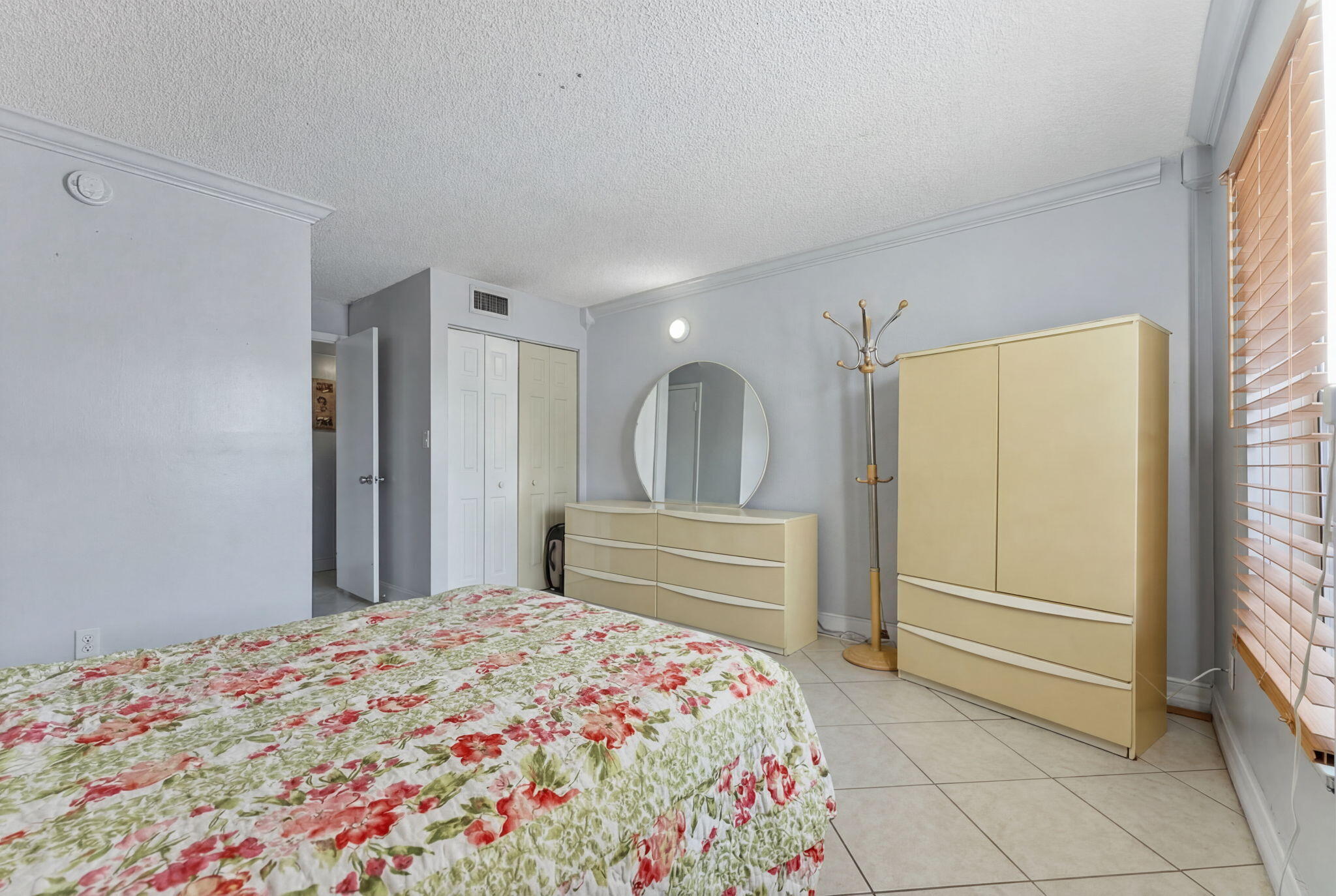 1725 W 60th #F126 Hialeah, FL 33012