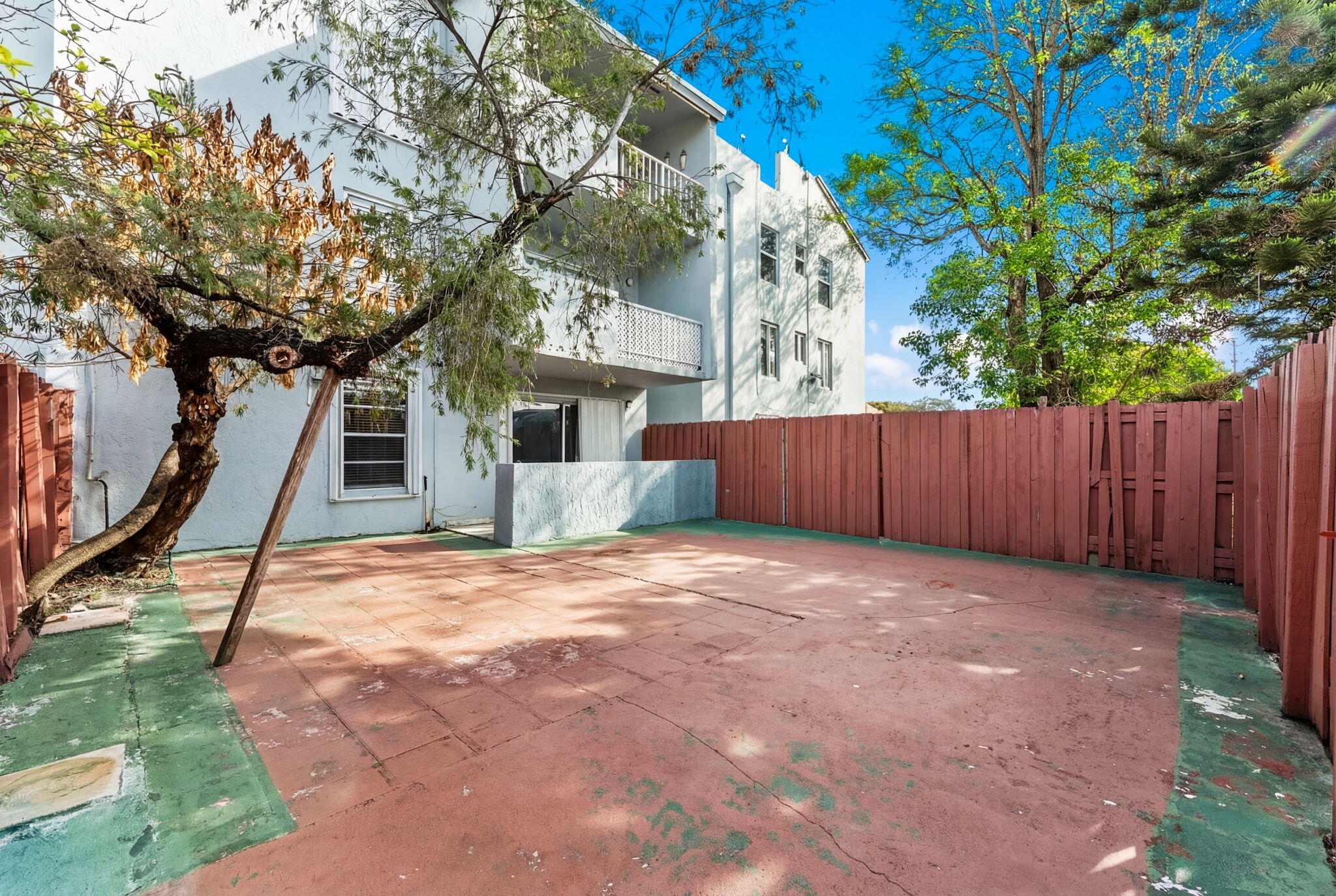 1725 W 60th #F126 Hialeah, FL 33012