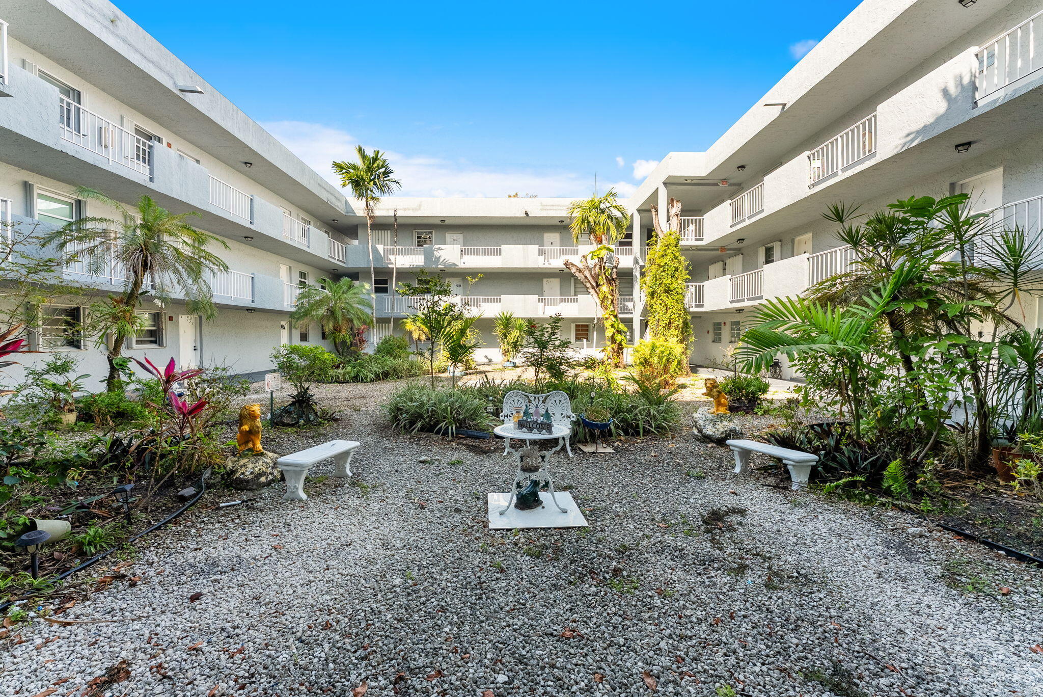 1725 W 60th #F126 Hialeah, FL 33012