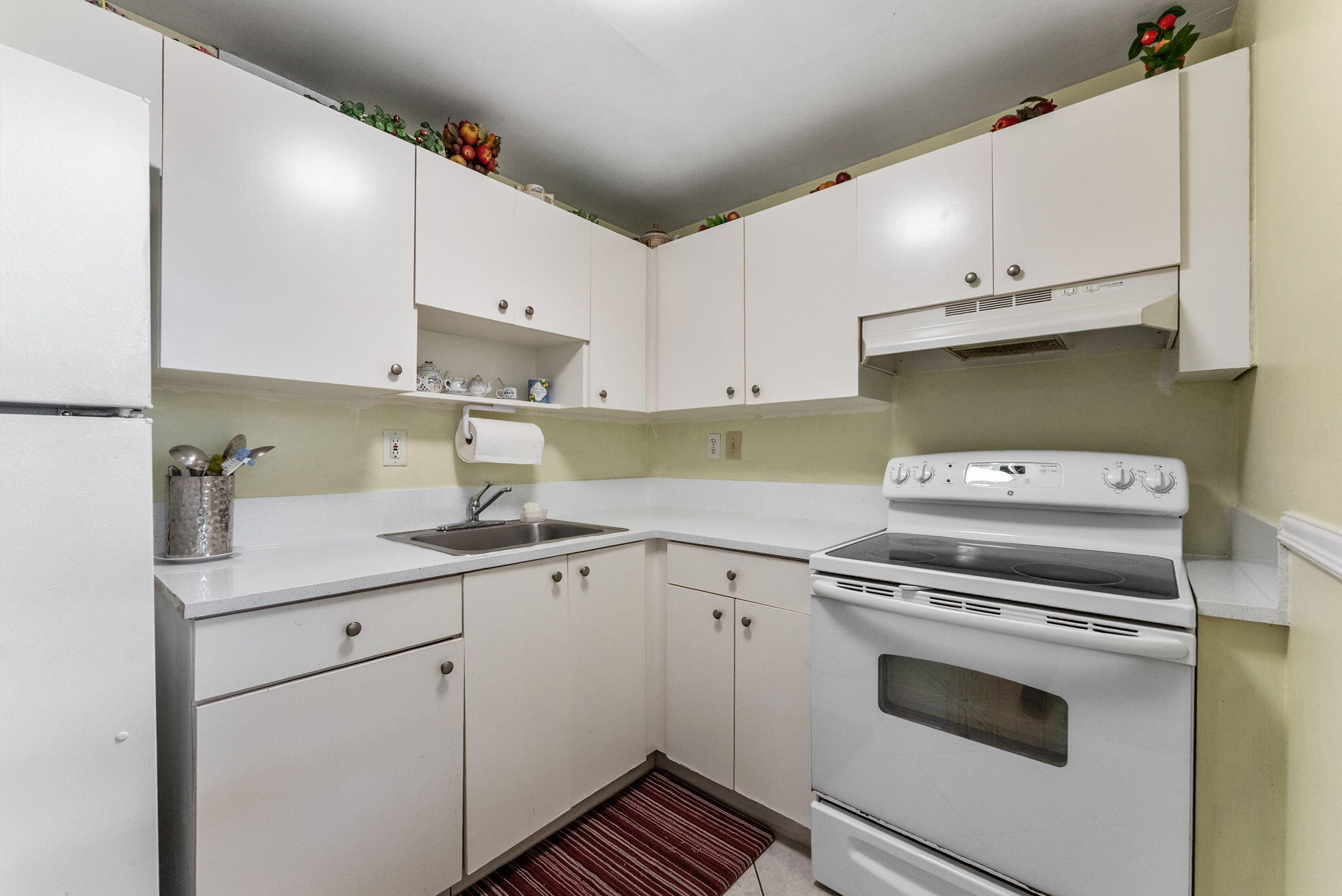 1725 W 60th #F126 Hialeah, FL 33012