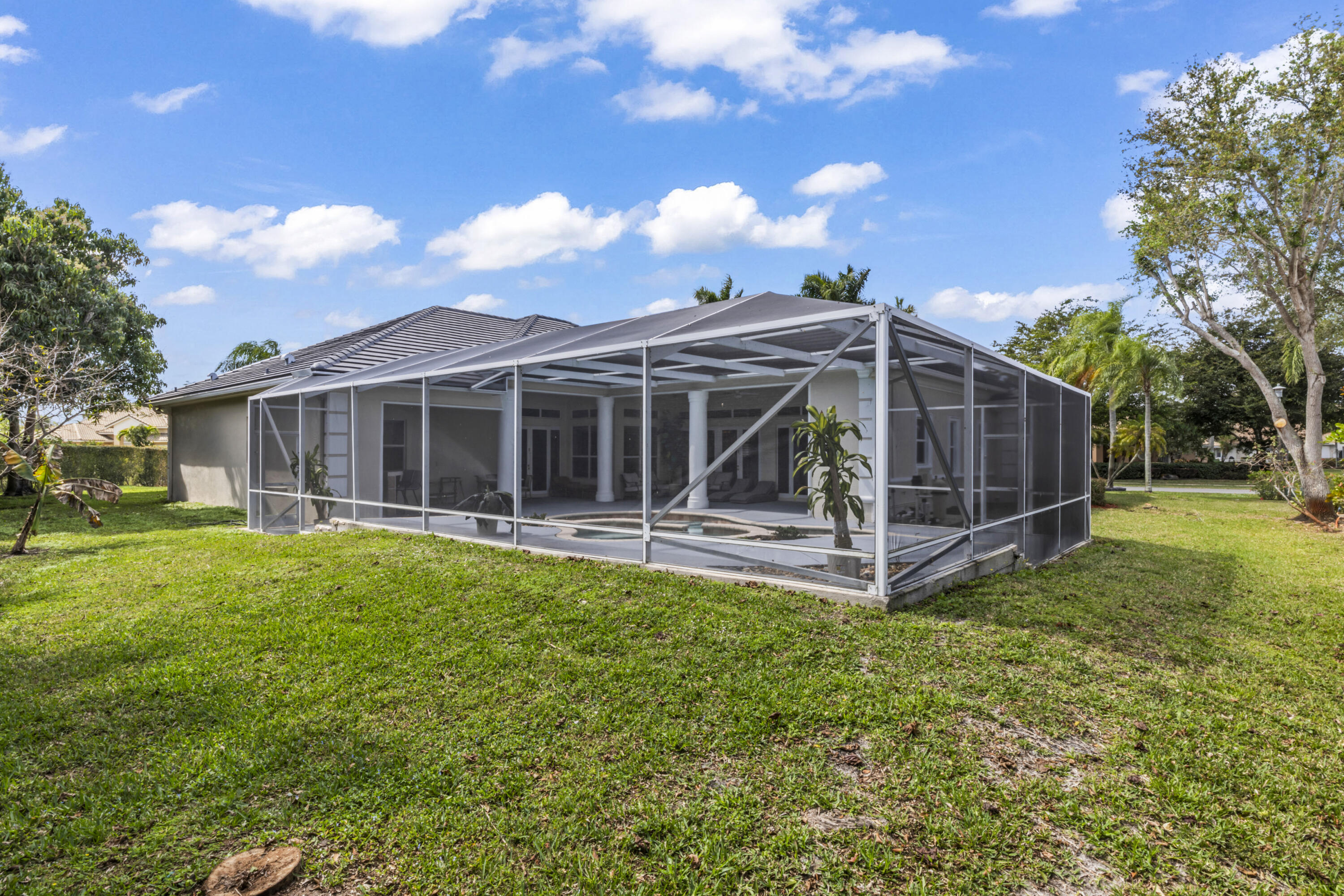 2296 Greenview Cv Wellington, FL 33414