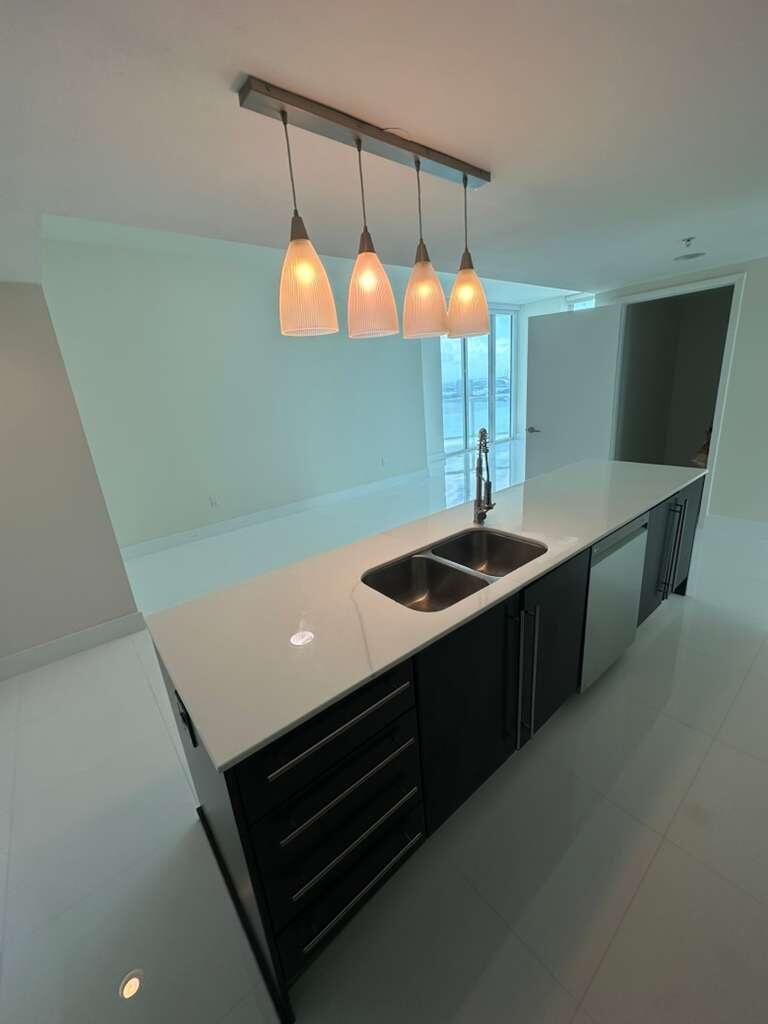 image Onyx on the Bay1