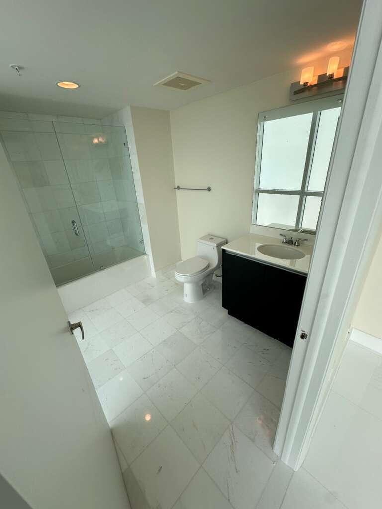 image Onyx on the Bay24