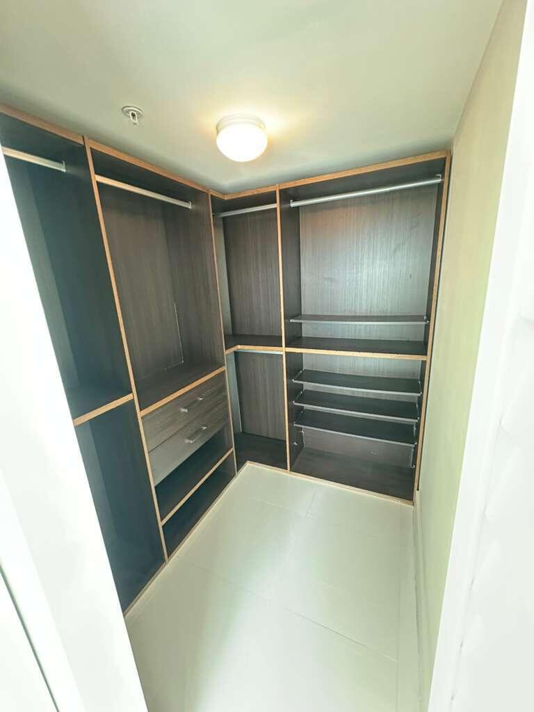 image Onyx on the Bay26