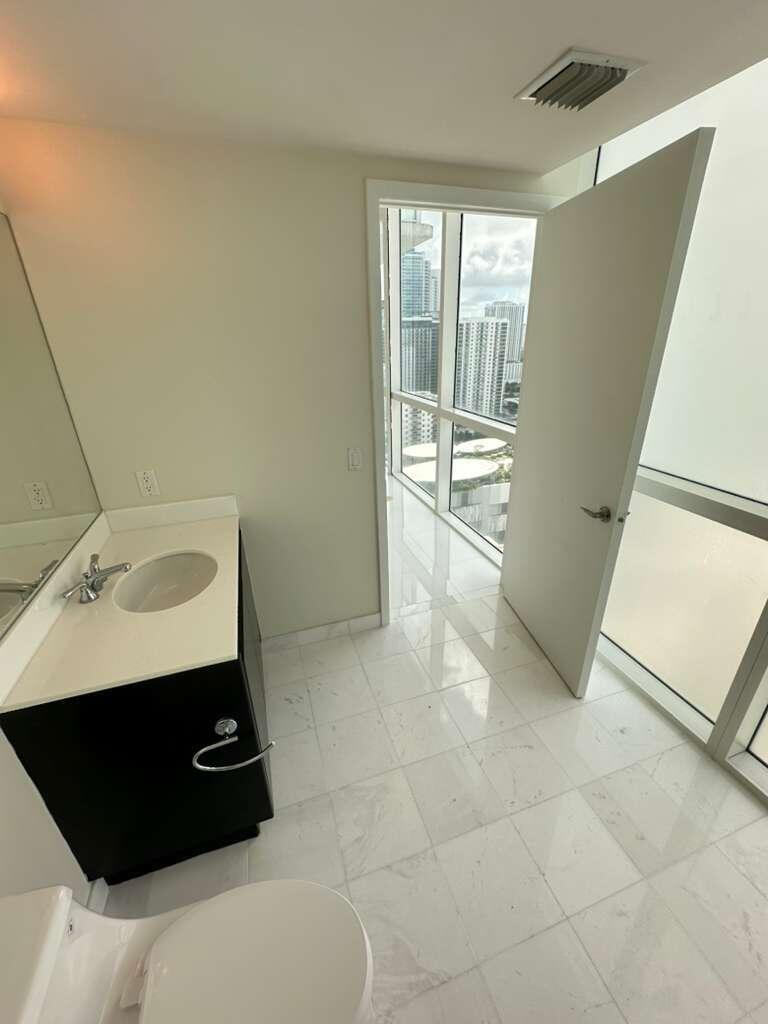 image Onyx on the Bay27