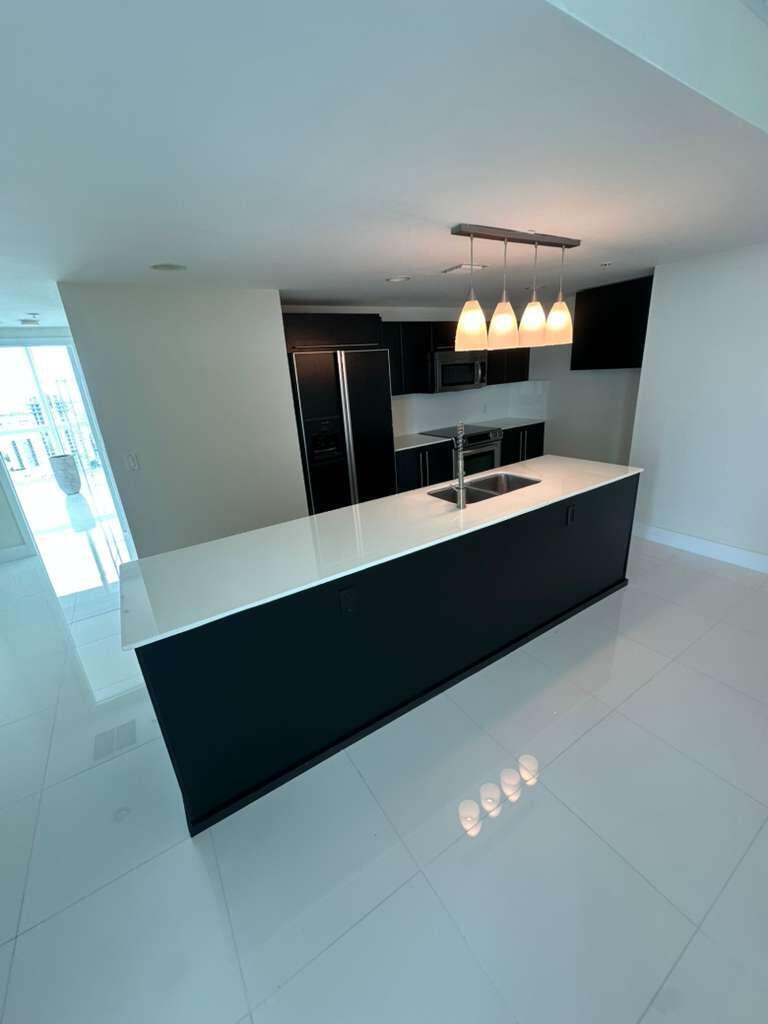 image Onyx on the Bay2