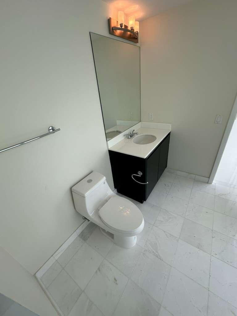 image Onyx on the Bay33