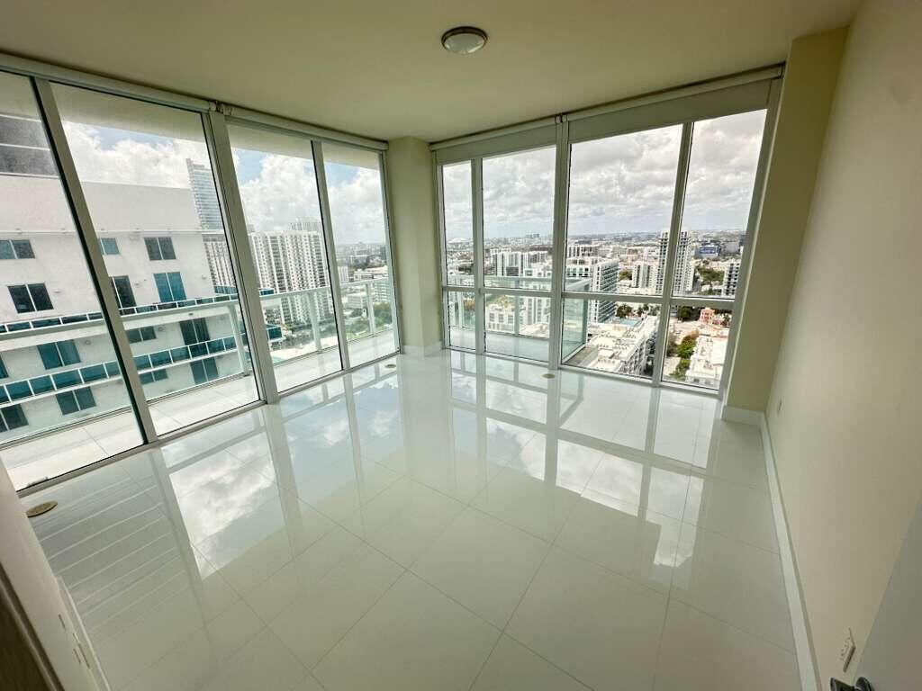 image Onyx on the Bay44