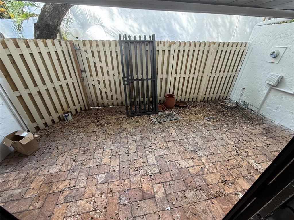 19428 NE 26th #103b Miami, FL 33180