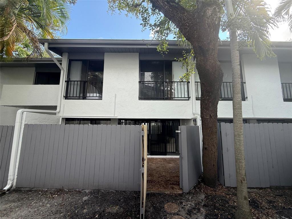 19428 NE 26th #103b Miami, FL 33180