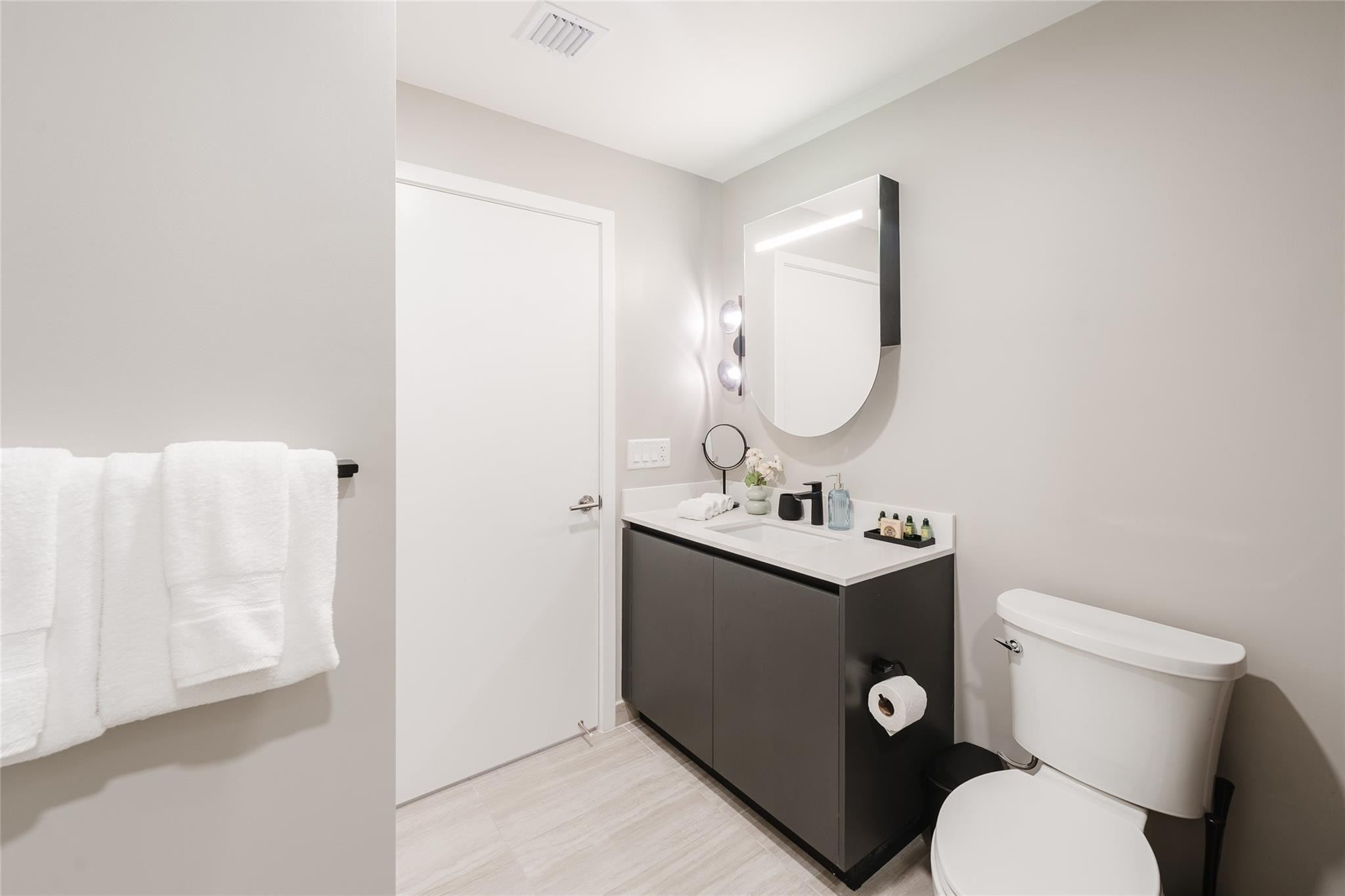 580 72nd #1413 Miami Beach, FL 33141