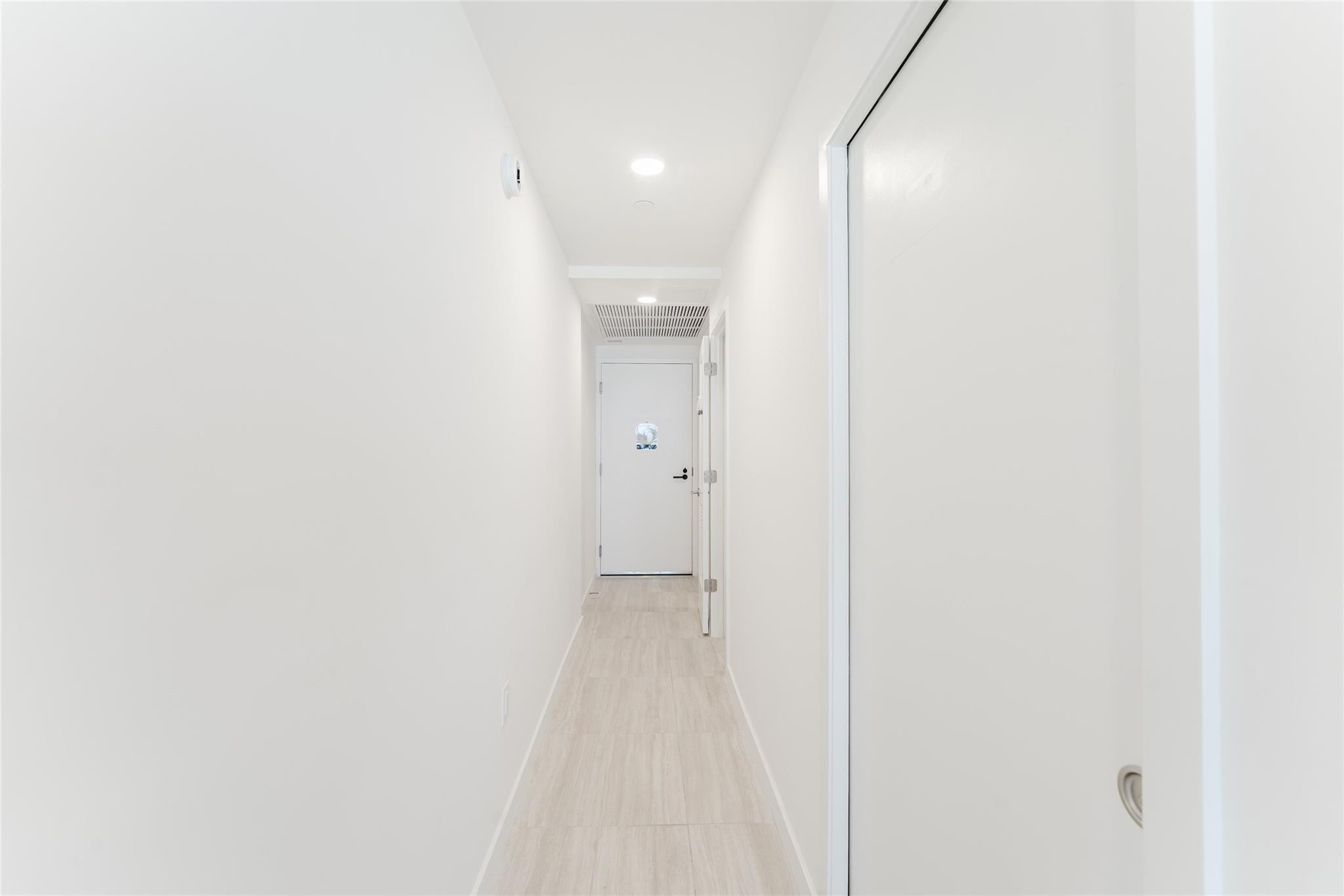 580 72nd #1413 Miami Beach, FL 33141