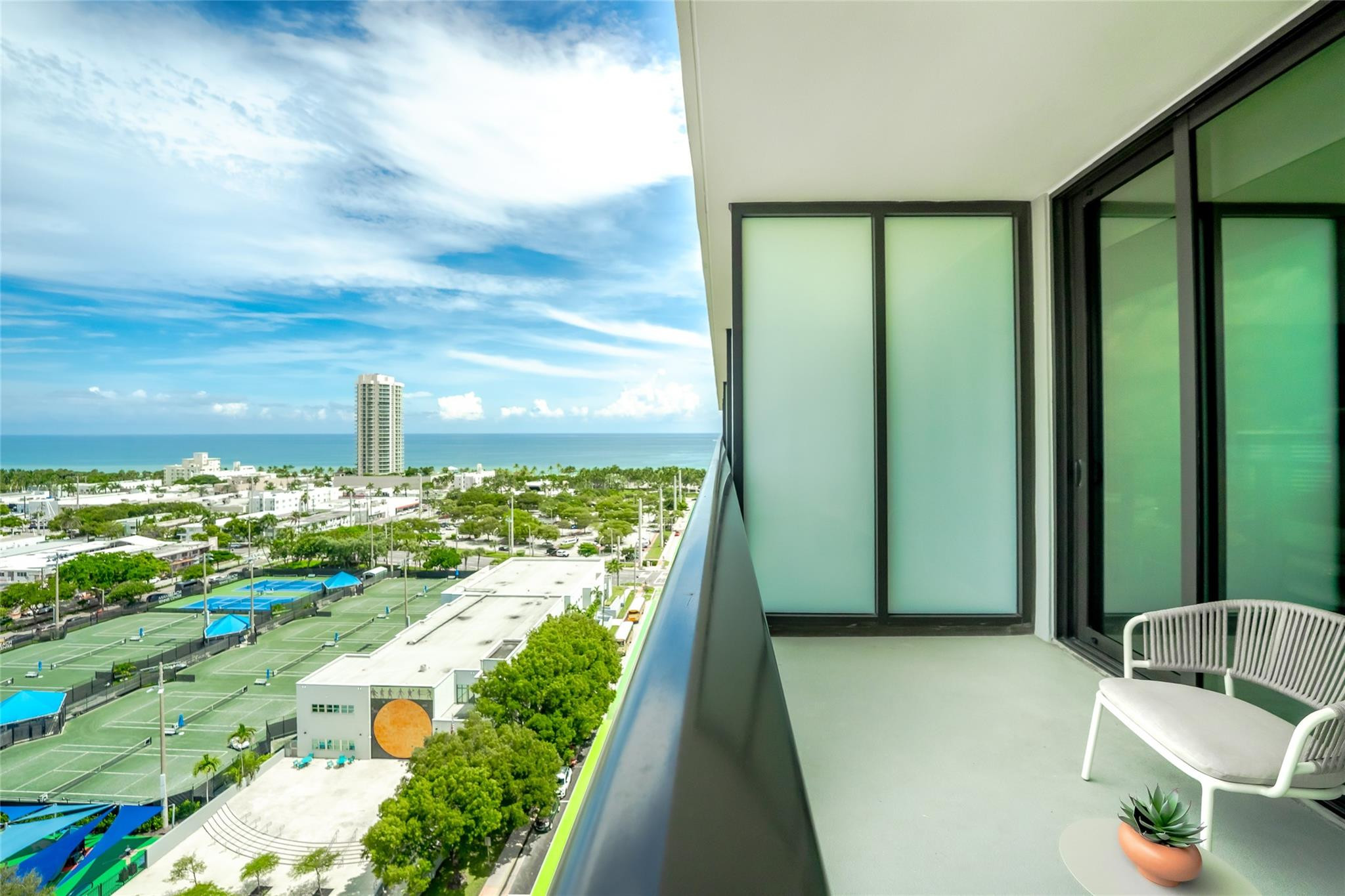 580 72nd #1413 Miami Beach, FL 33141