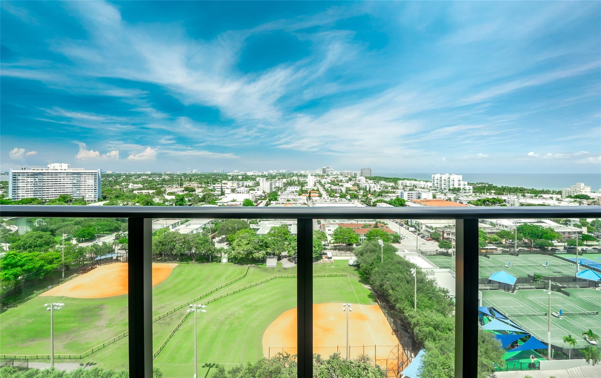 580 72nd #1413 Miami Beach, FL 33141