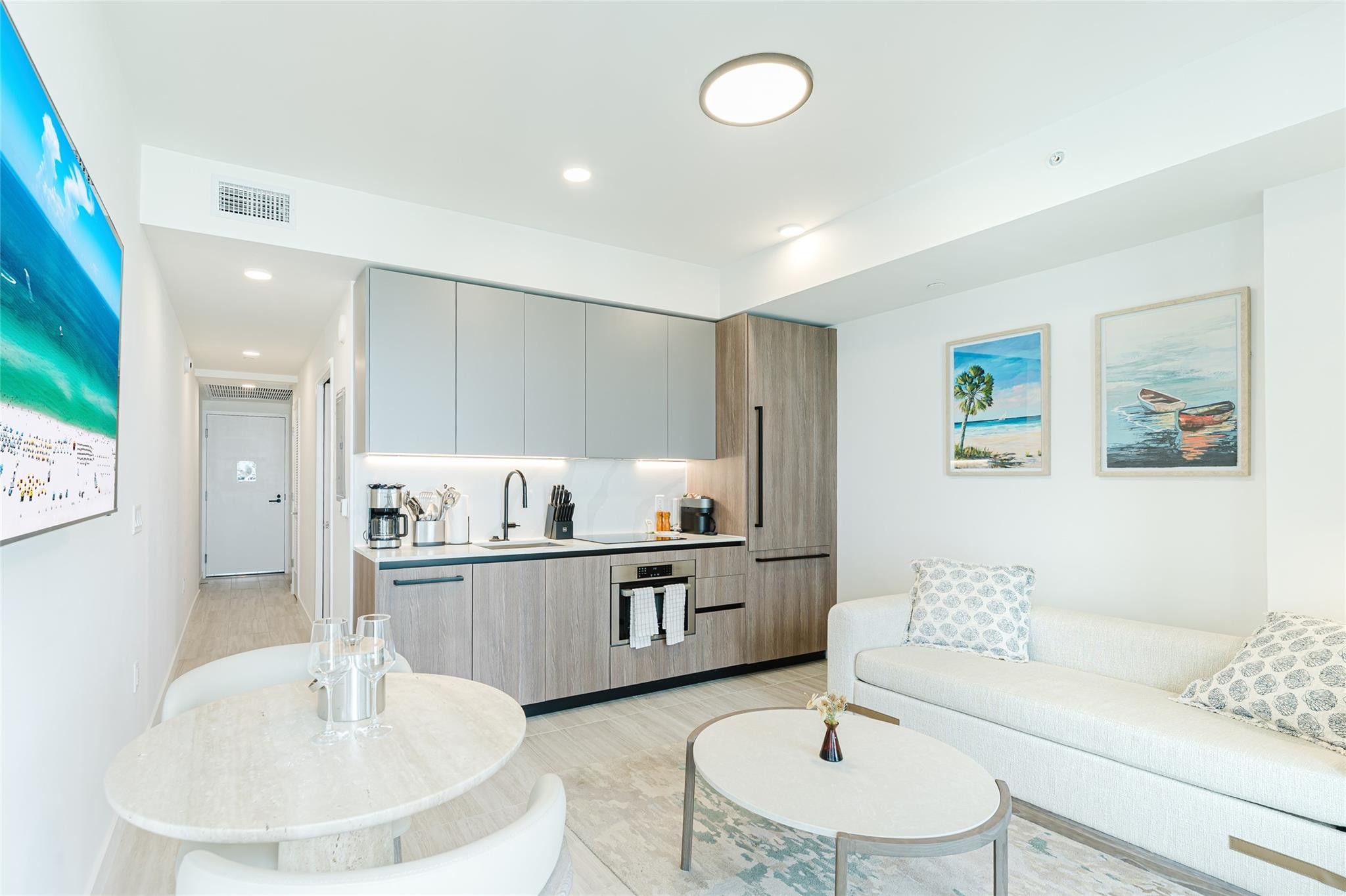580 72nd #1413 Miami Beach, FL 33141