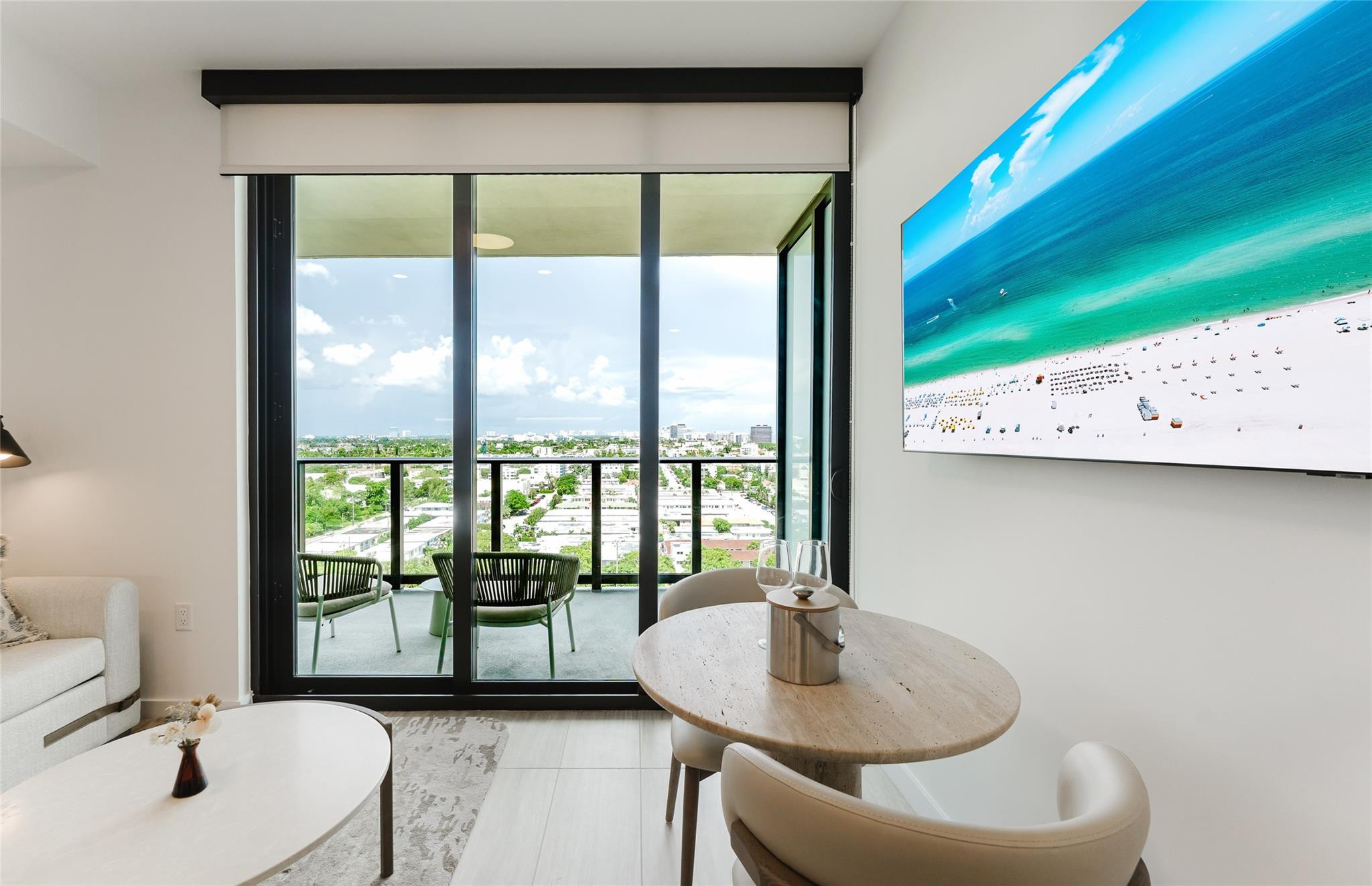 580 72nd #1413 Miami Beach, FL 33141