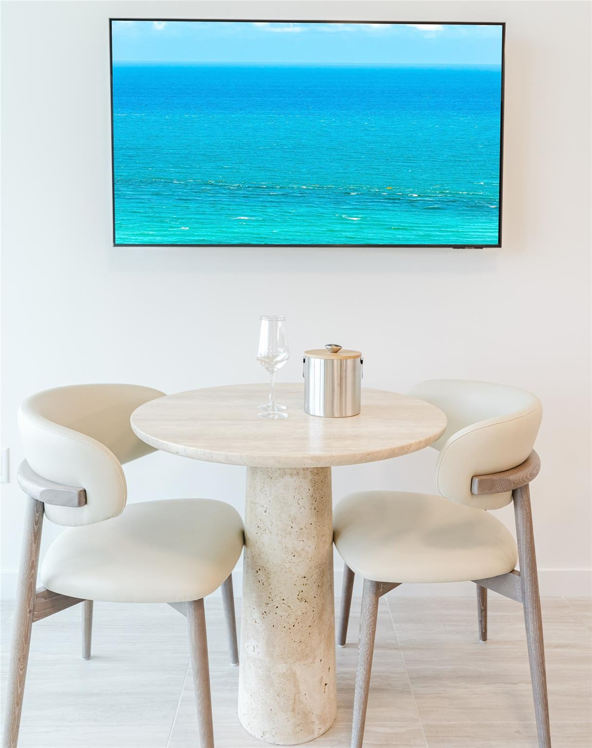 580 72nd #1413 Miami Beach, FL 33141