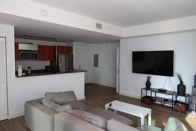 300 S Biscayne #T Miami, FL 33131