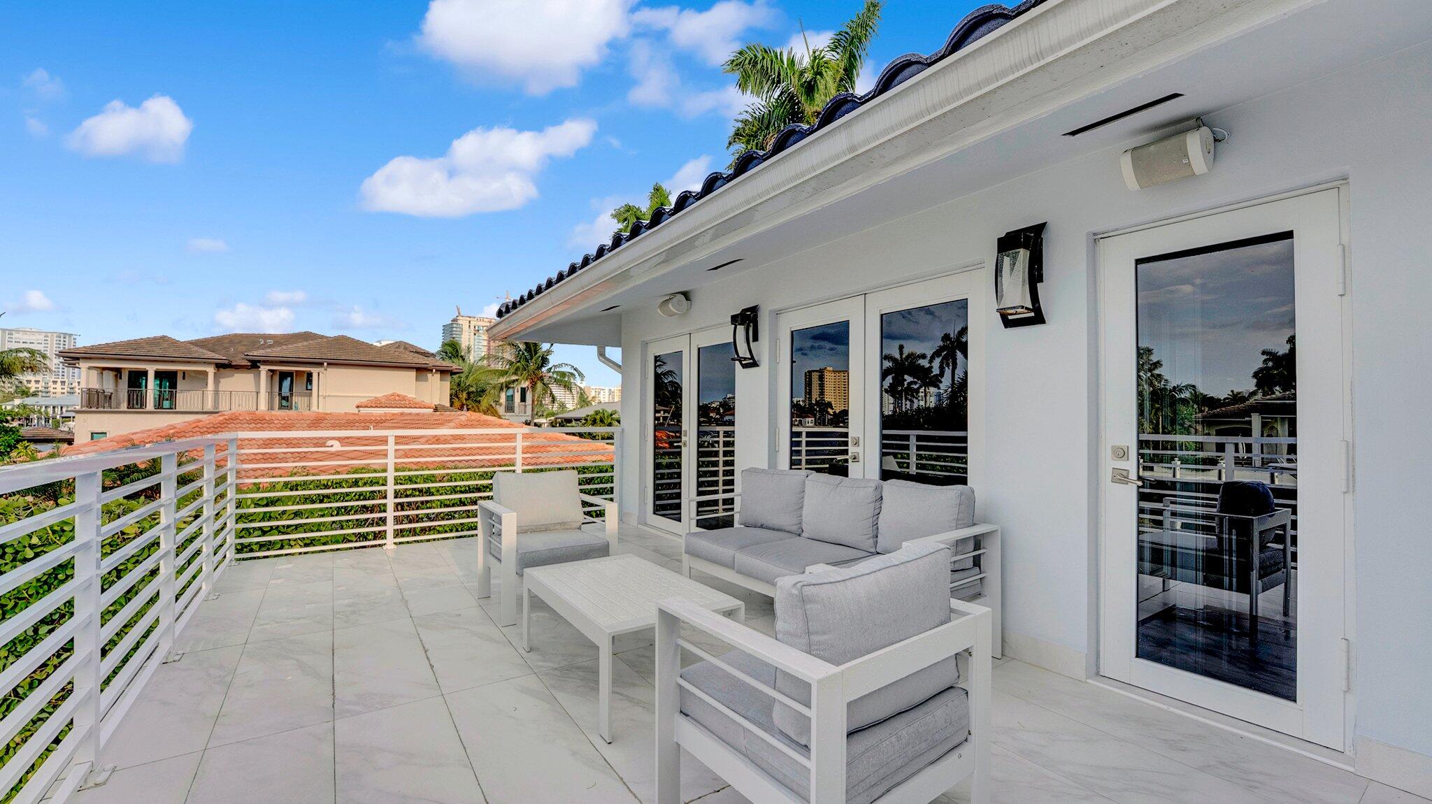 2593 SE 9th Pompano Beach, FL 33062