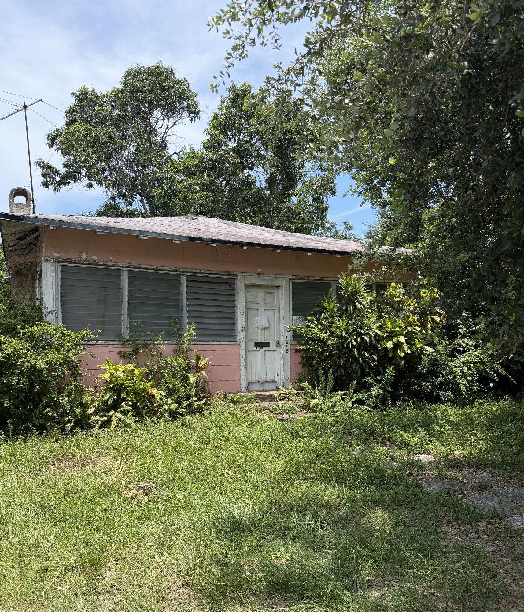 7645 NE 1st