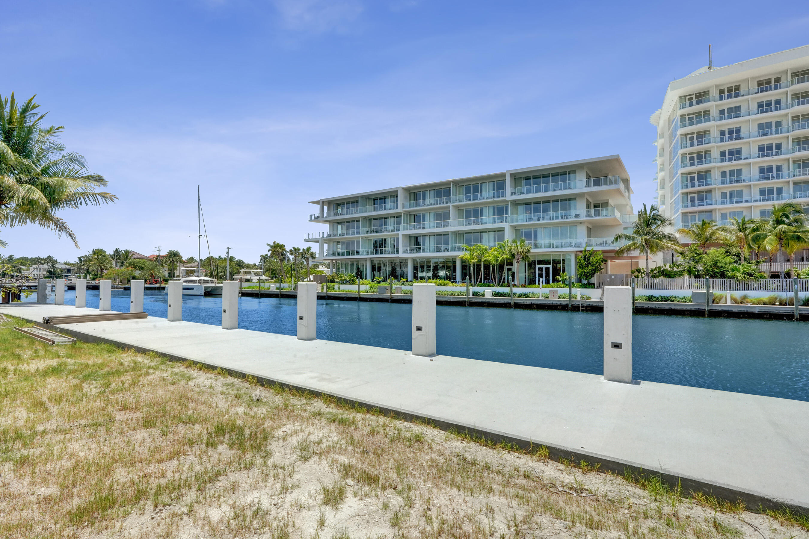 2552 Mercedes Fort Lauderdale, FL 33316