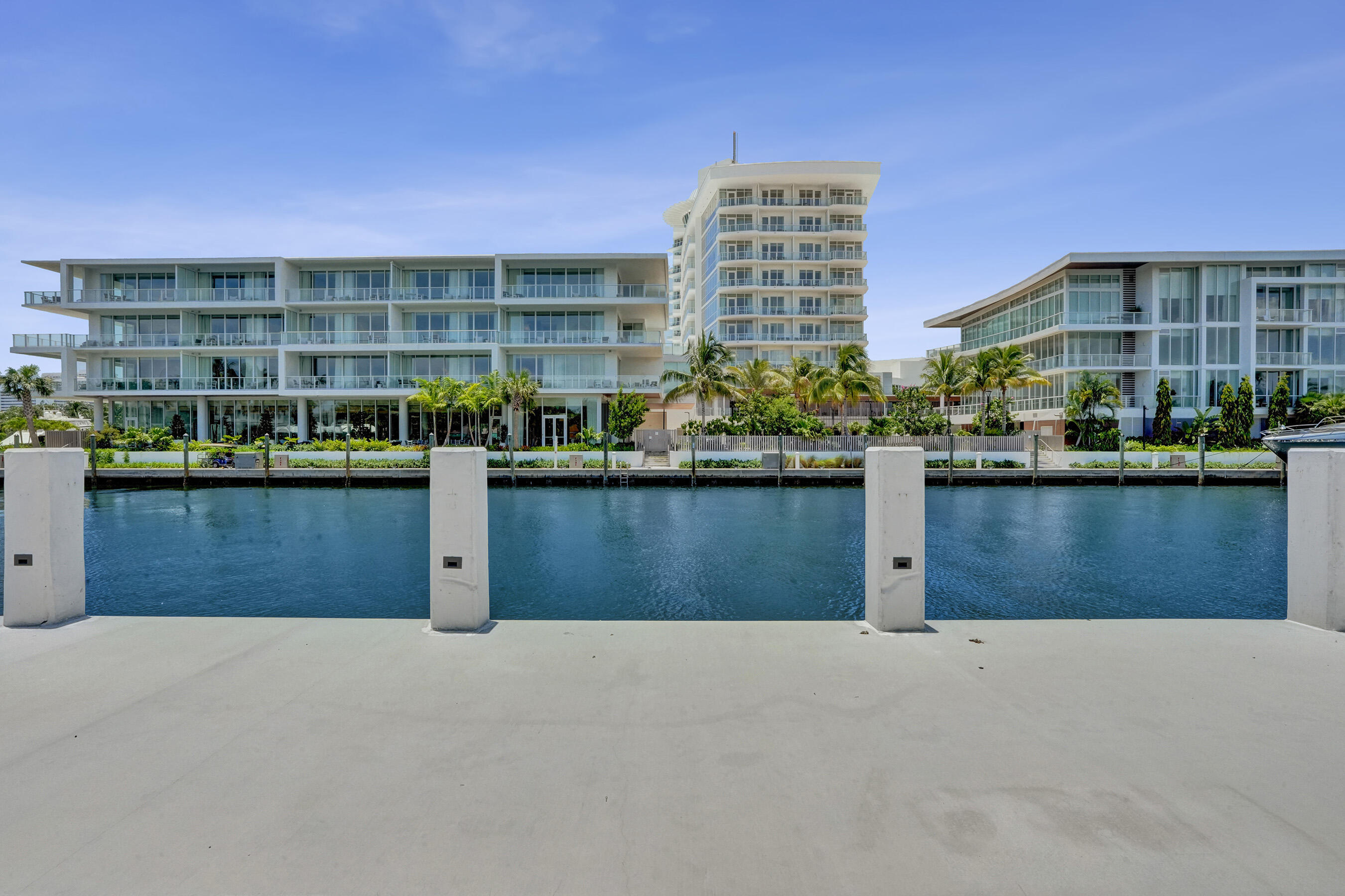 2552 Mercedes Fort Lauderdale, FL 33316