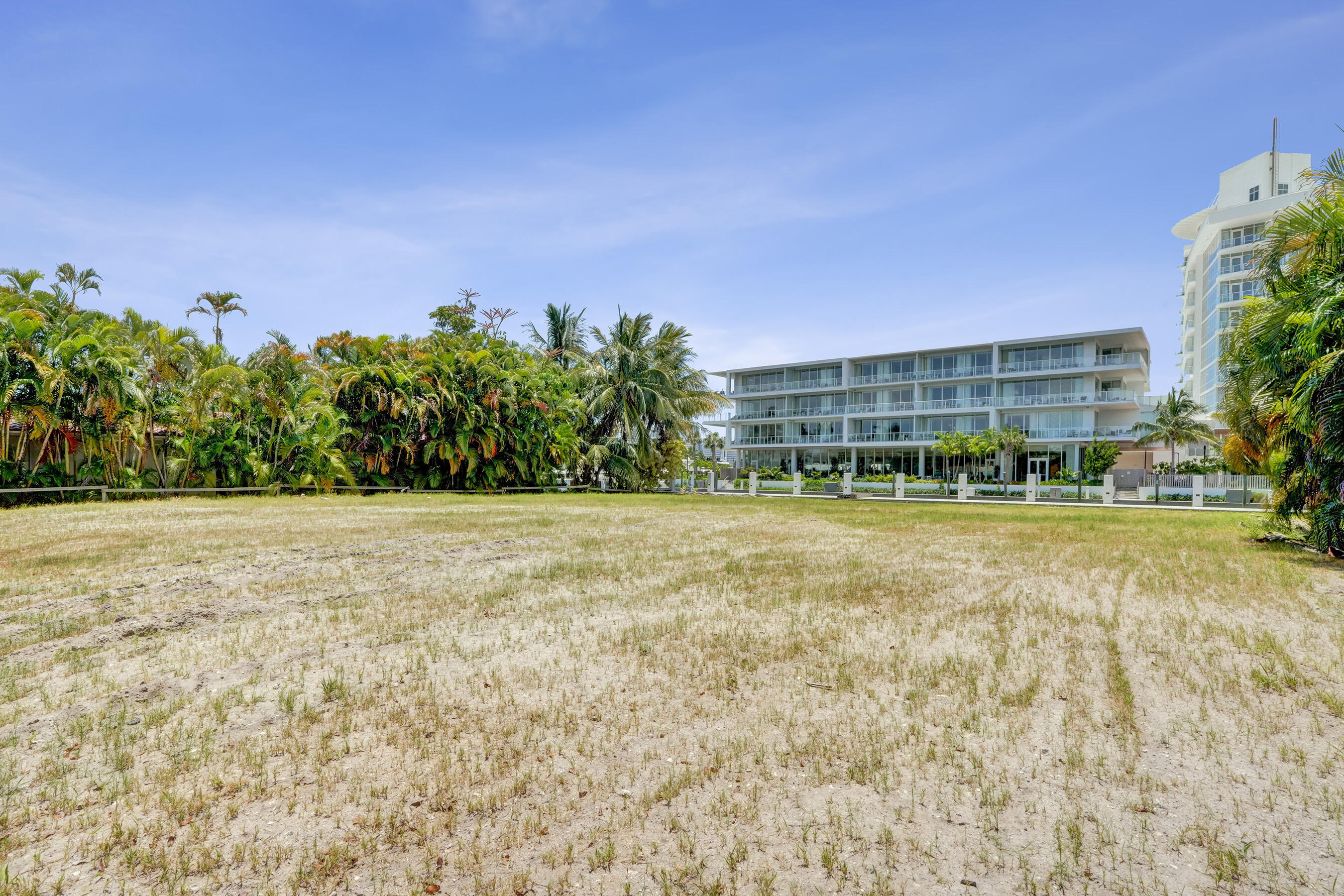 2552 Mercedes Fort Lauderdale, FL 33316