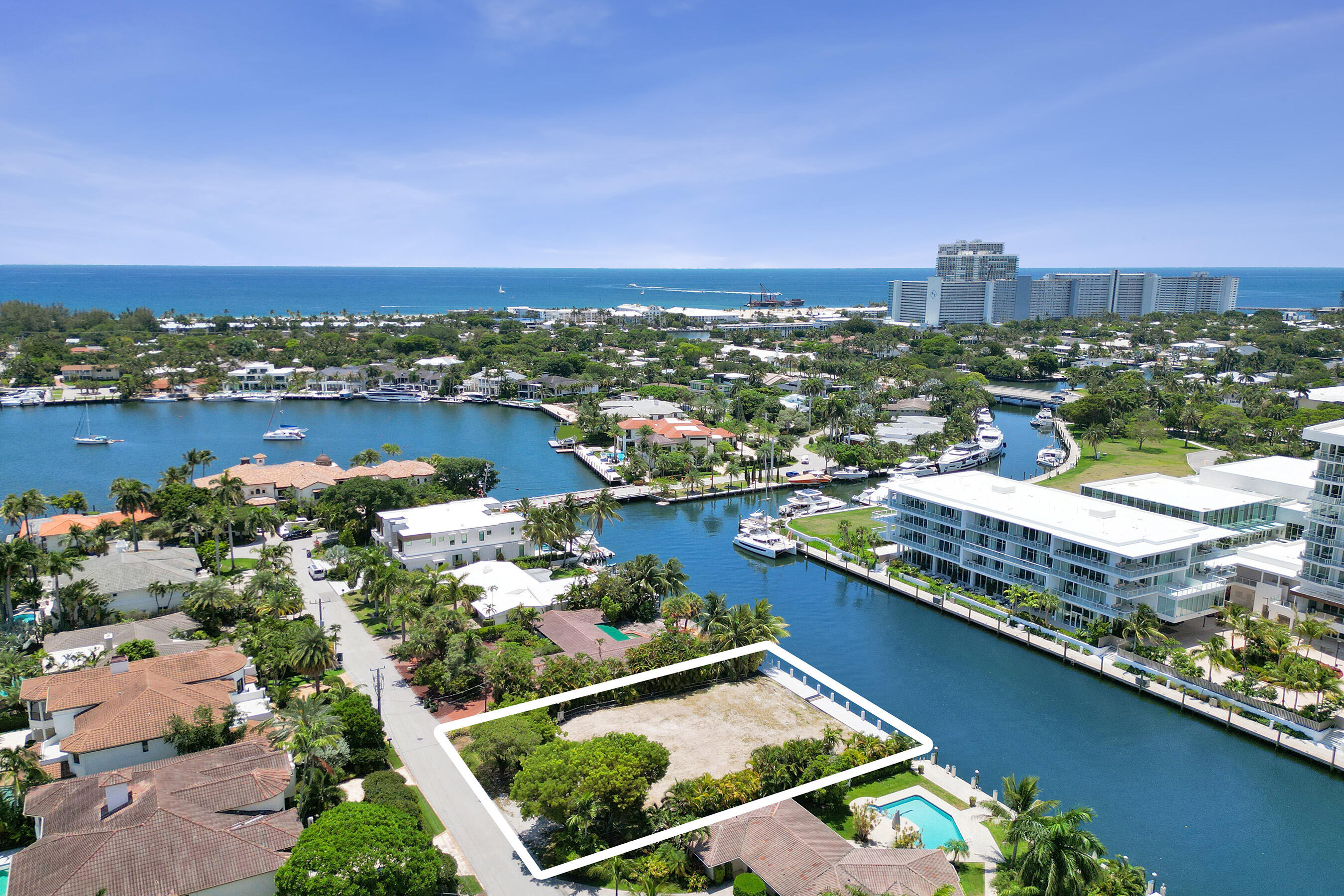 2552 Mercedes Fort Lauderdale, FL 33316