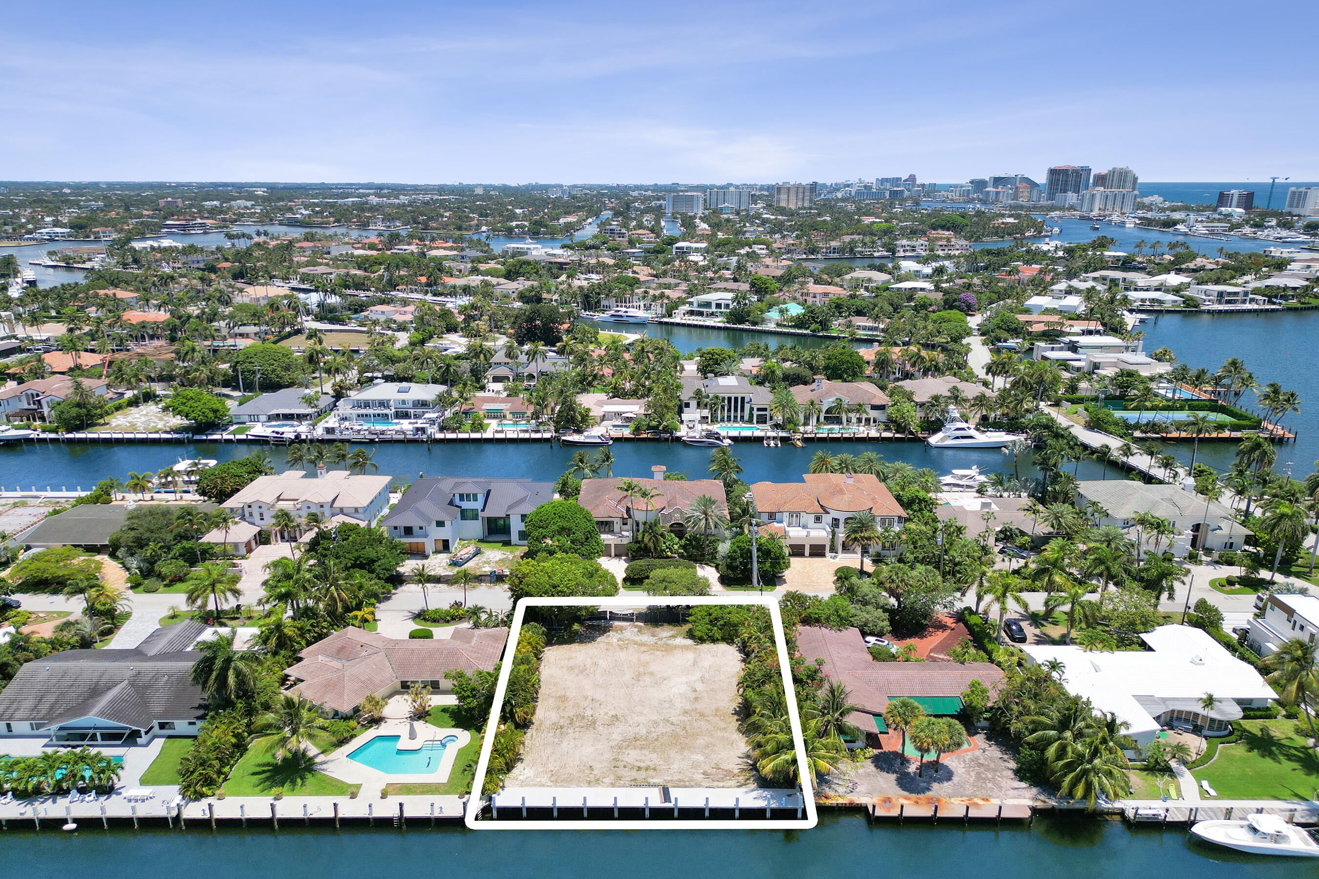 2552 Mercedes Fort Lauderdale, FL 33316