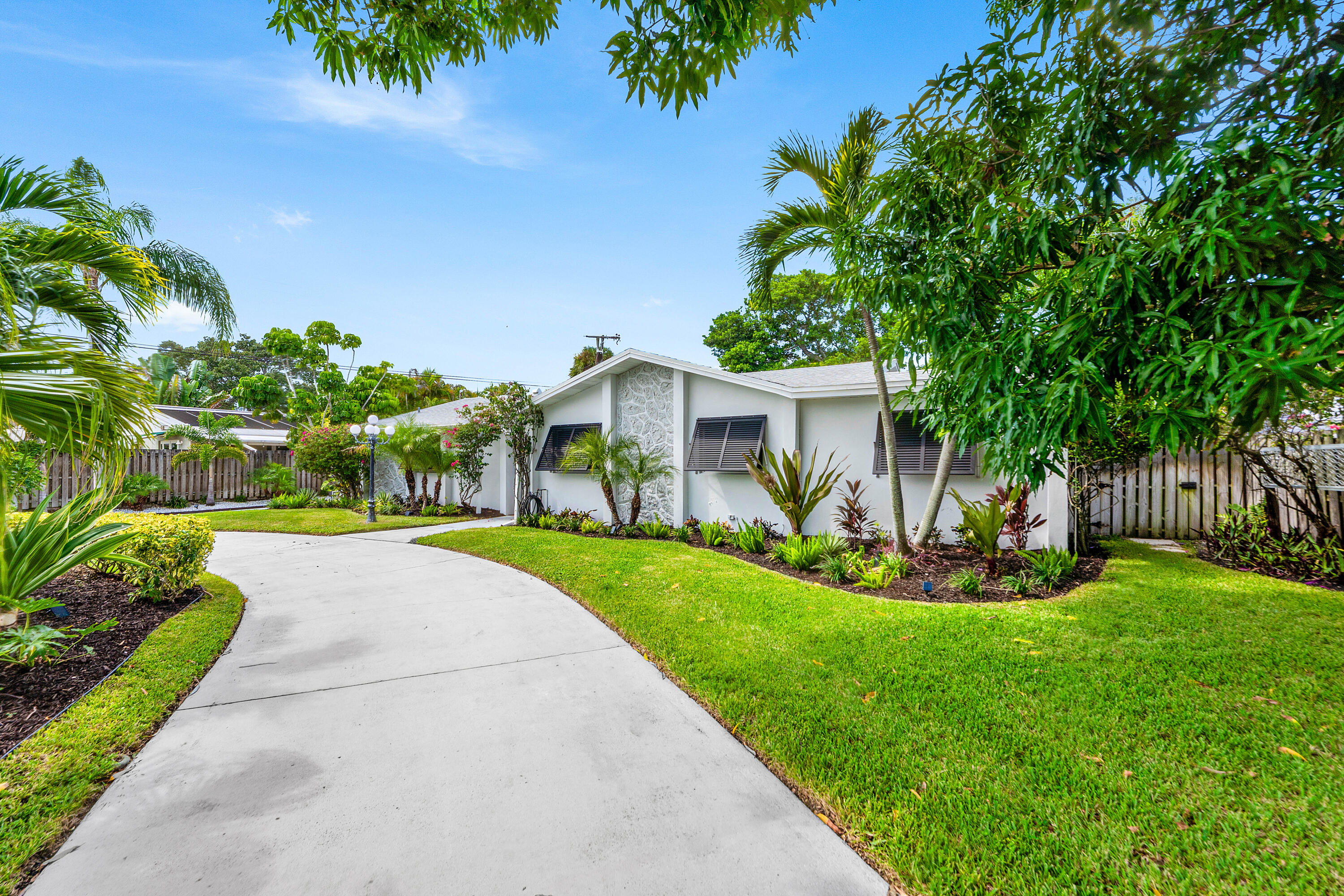 317 Daly Rd