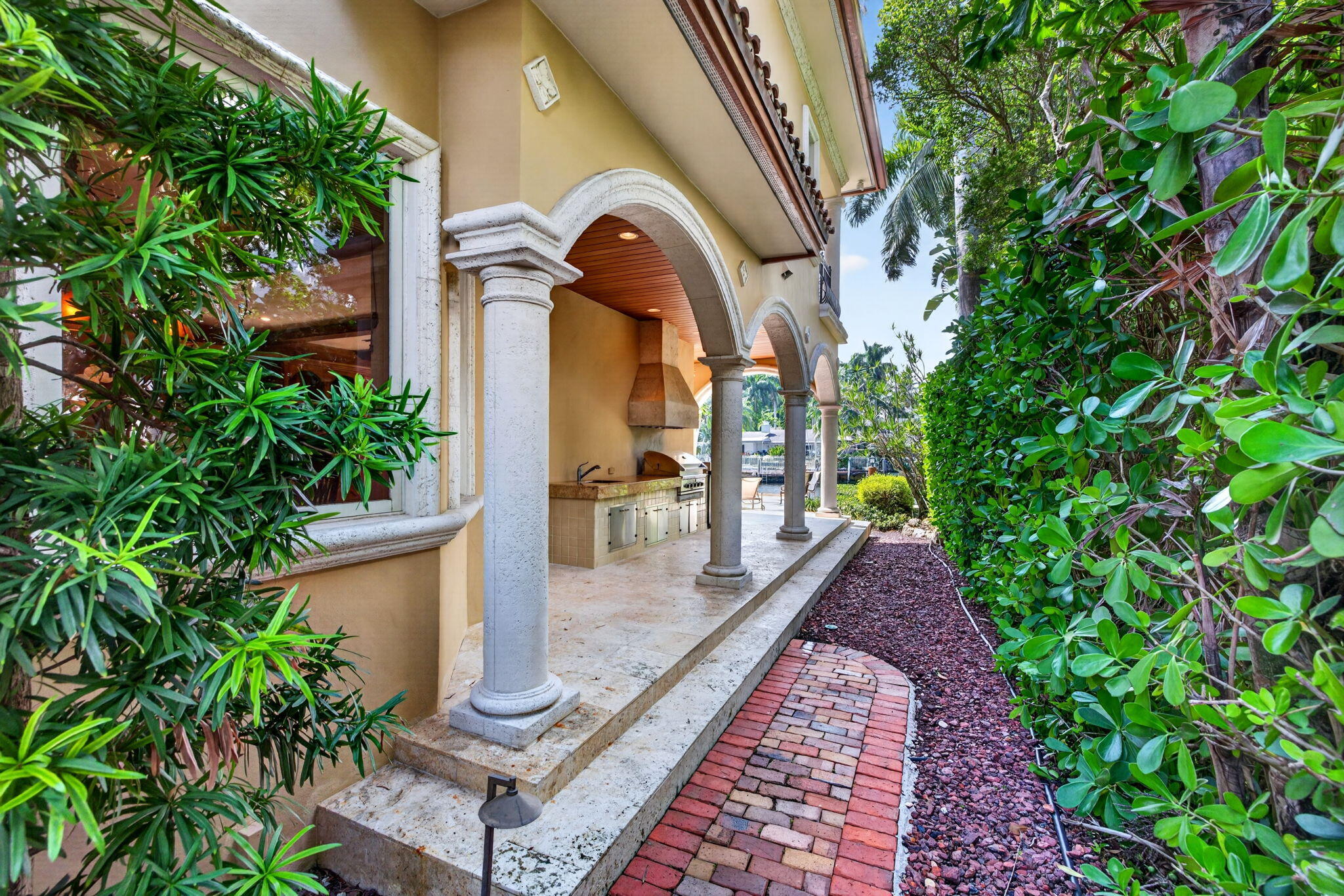 67 Royal Palm Dr Fort Lauderdale, FL 33301
