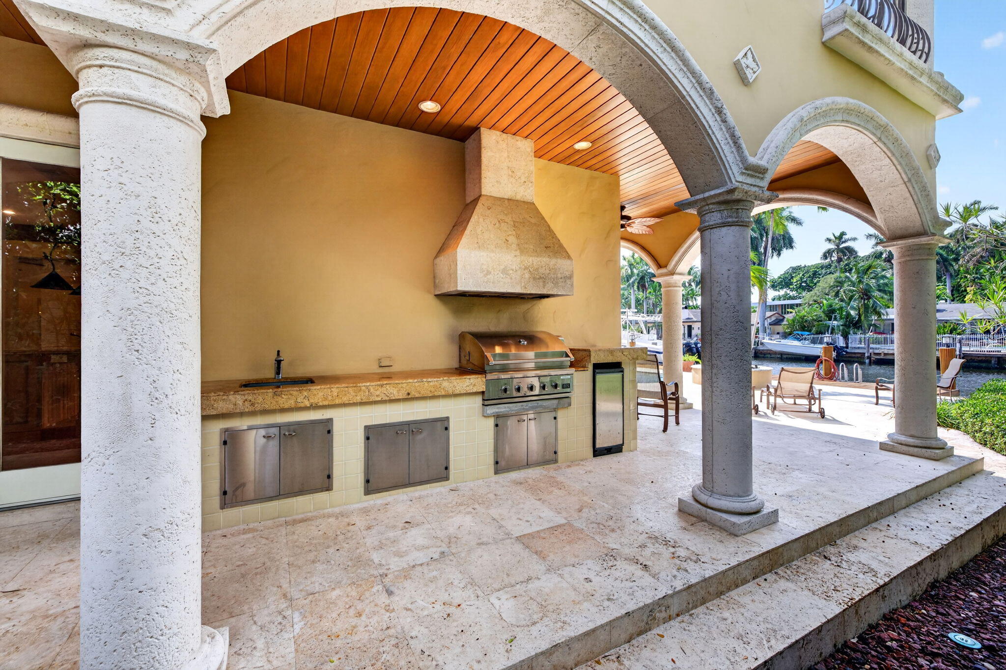 67 Royal Palm Dr Fort Lauderdale, FL 33301