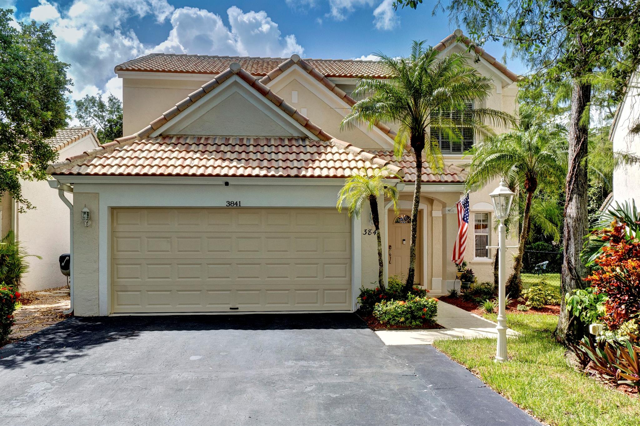 3841 Jasmine Ln