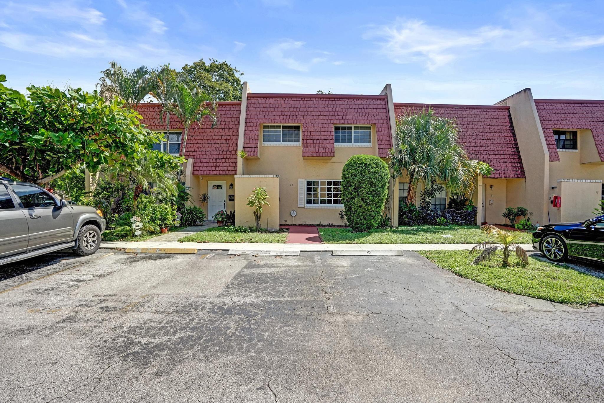 42 Canterbury Ln